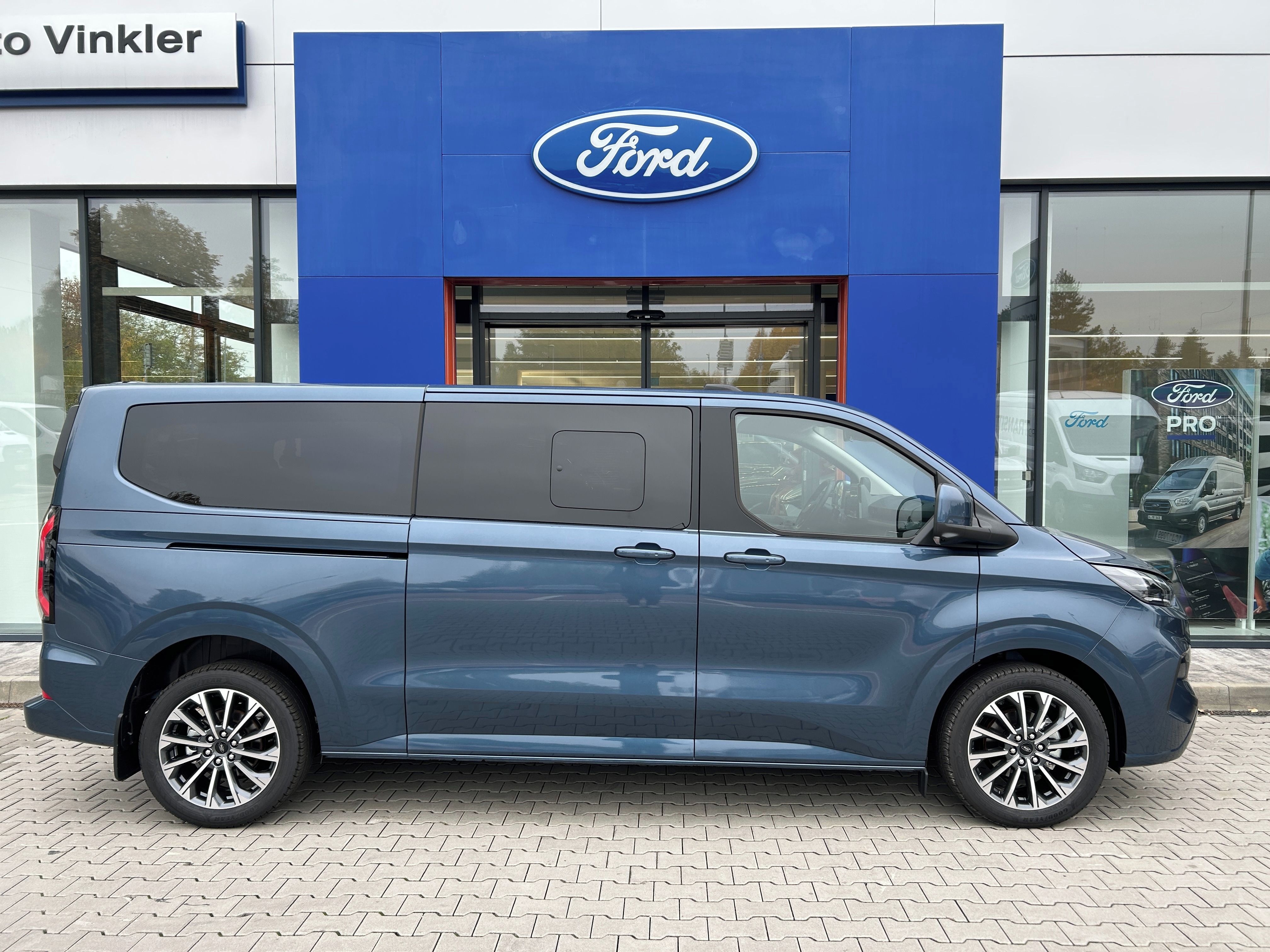 Ford Tourneo Custom, Titanium X L2 2.0EcoBlue 125kW - fotka 4