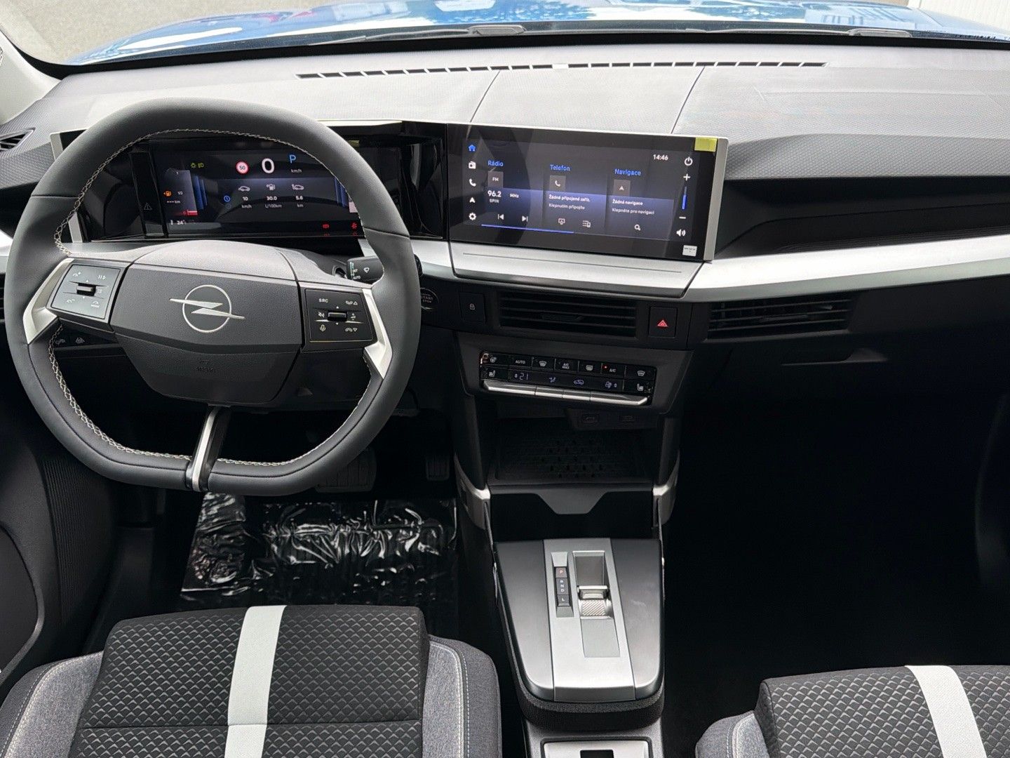 Opel Frontera, 1.2Hybrid Turbo 110k 81kW GS - fotka 4