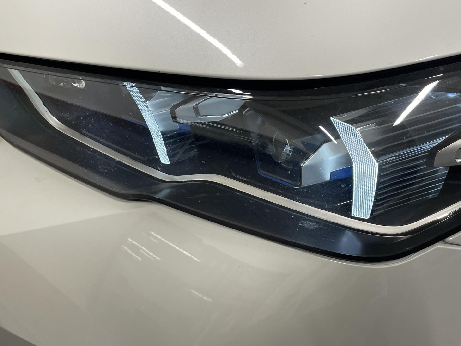 BMW Řada 5, 520d xDrive, Mpaket - fotka 4