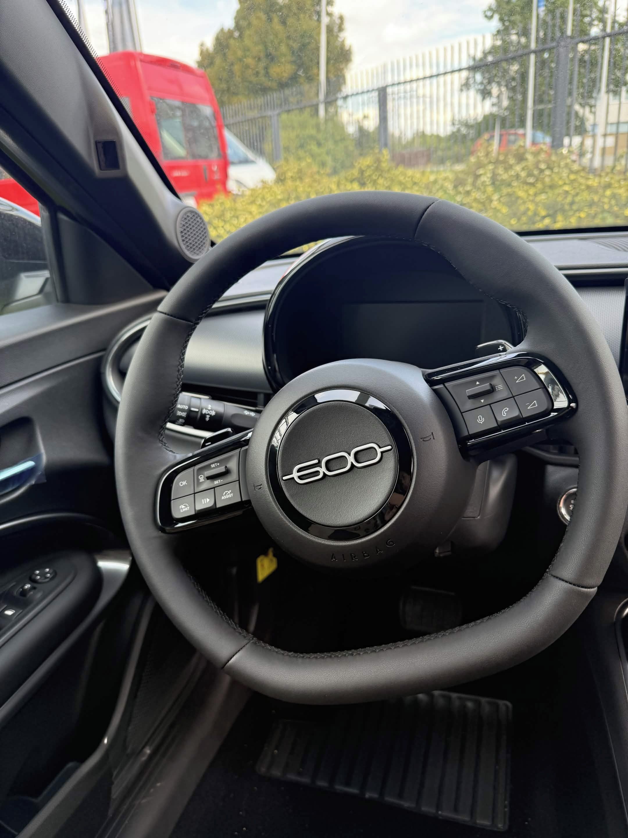 Fiat 600, Hybrid Sport Hybrid Turbo 145k - fotka 2