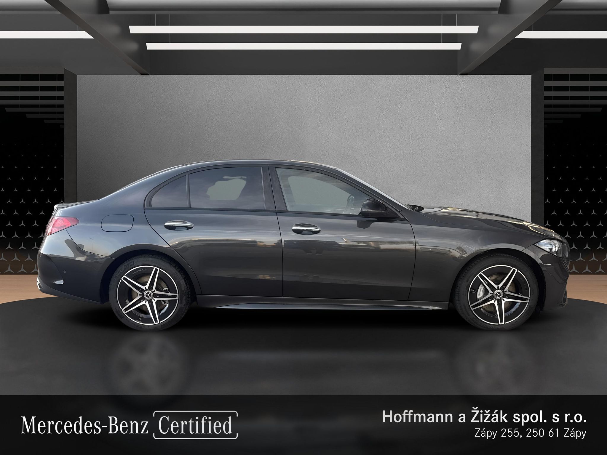 Mercedes-Benz Třídy C, e   4 MATIC - fotka 4