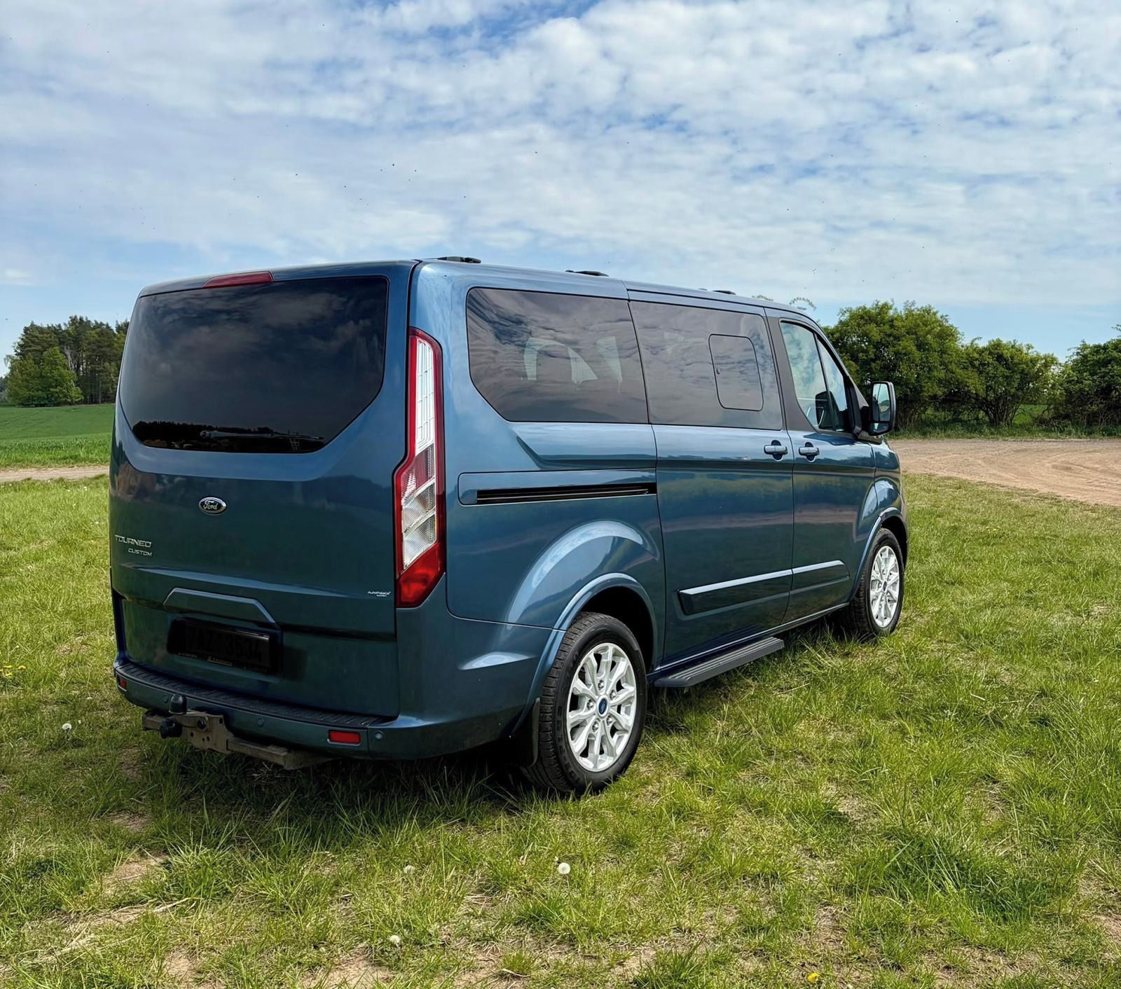 Ford Tourneo Custom, 2.0 TDCi ,8míst, servisováno - fotka 2