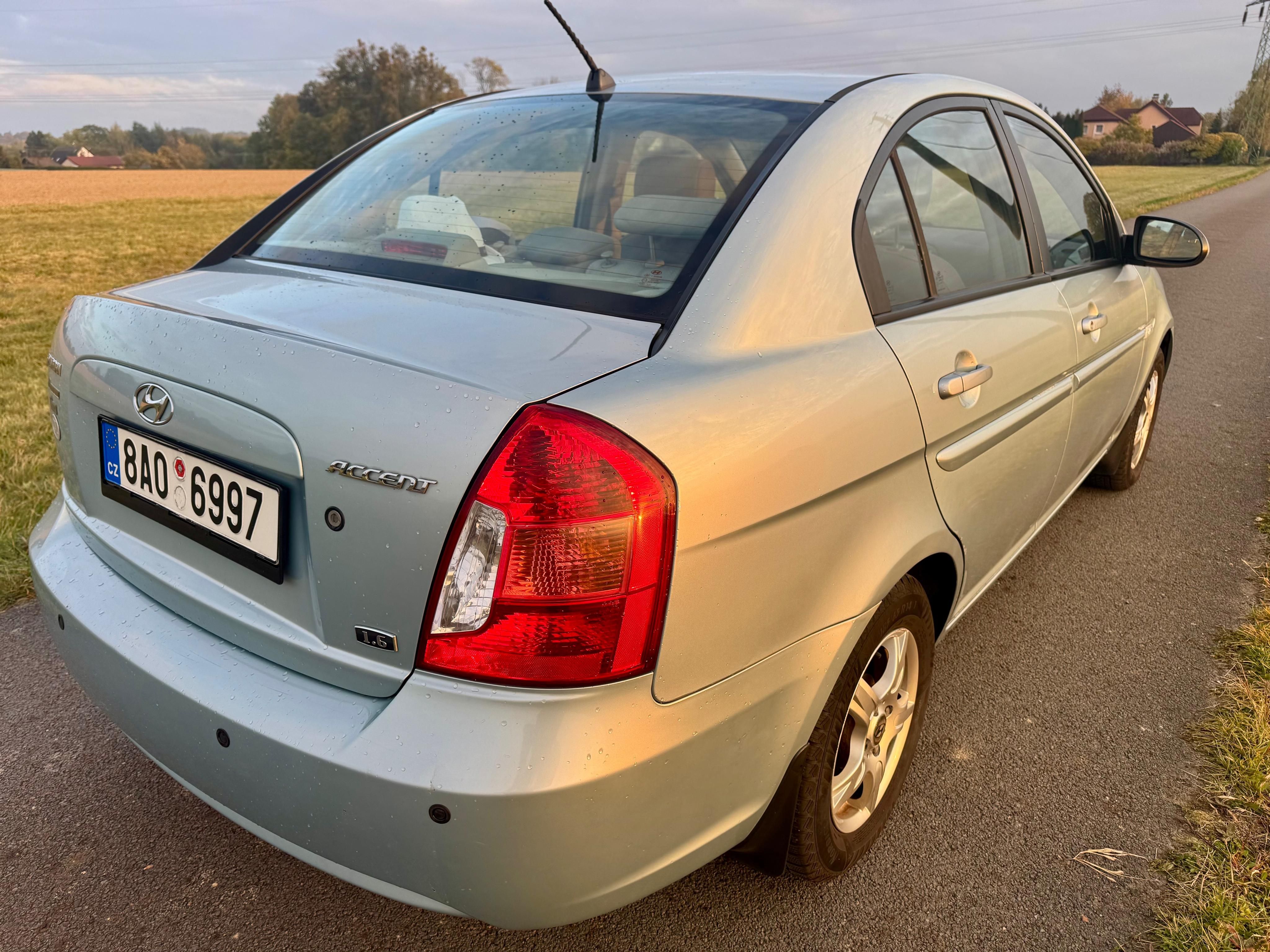 Hyundai Accent, 1.6 16V - fotka 3