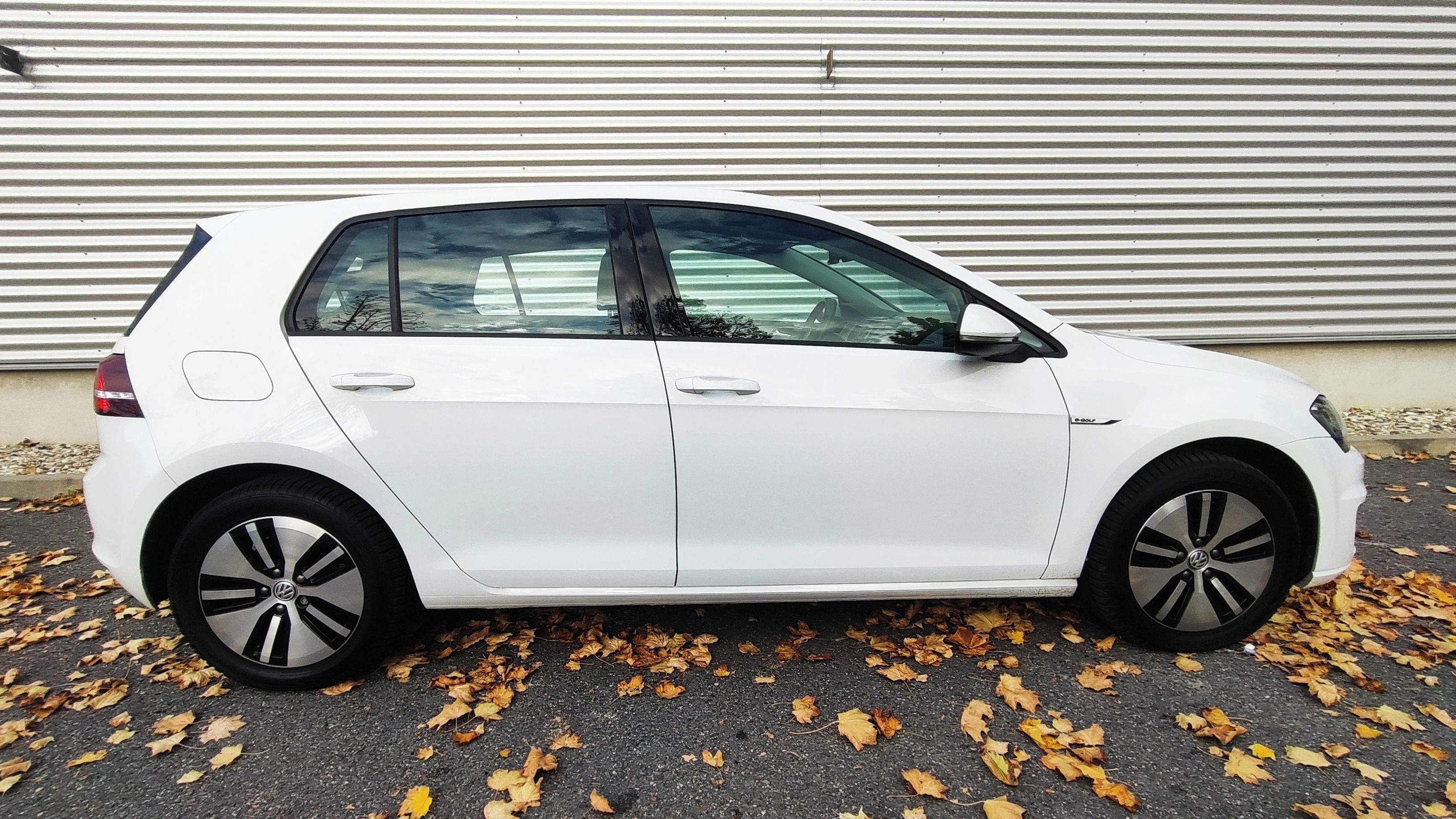 Volkswagen e-Golf, 32kWh 85 KW  28.000km!!! - fotka 6