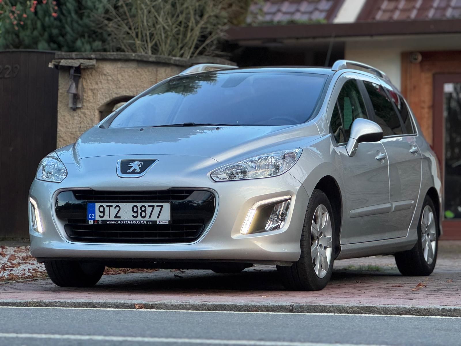 Peugeot 308, 1.6i 1.MAJ. ČR GARÁŽOV. 45tkm - fotka 3