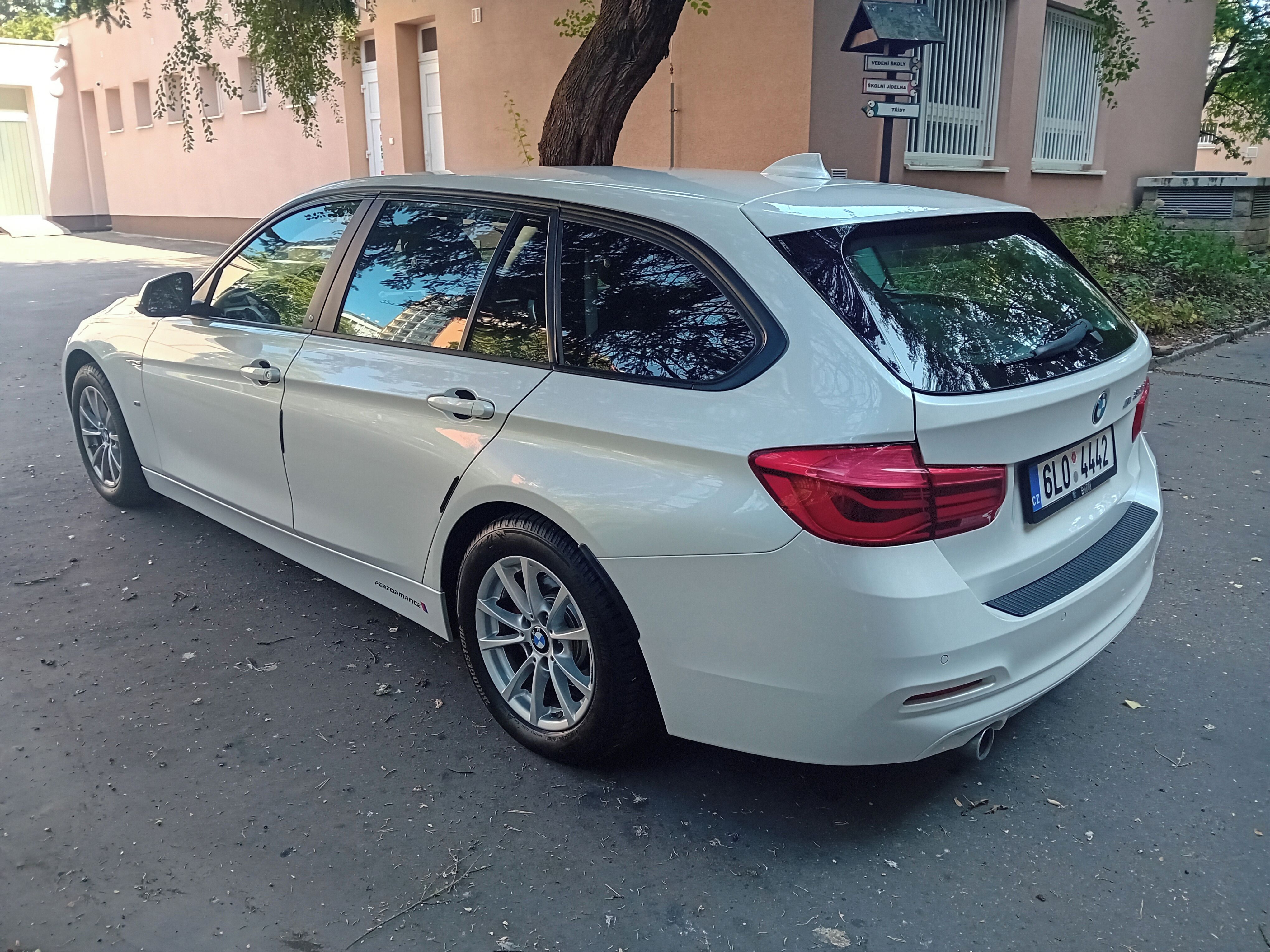 BMW Řada 3, 318d F31 - fotka 6