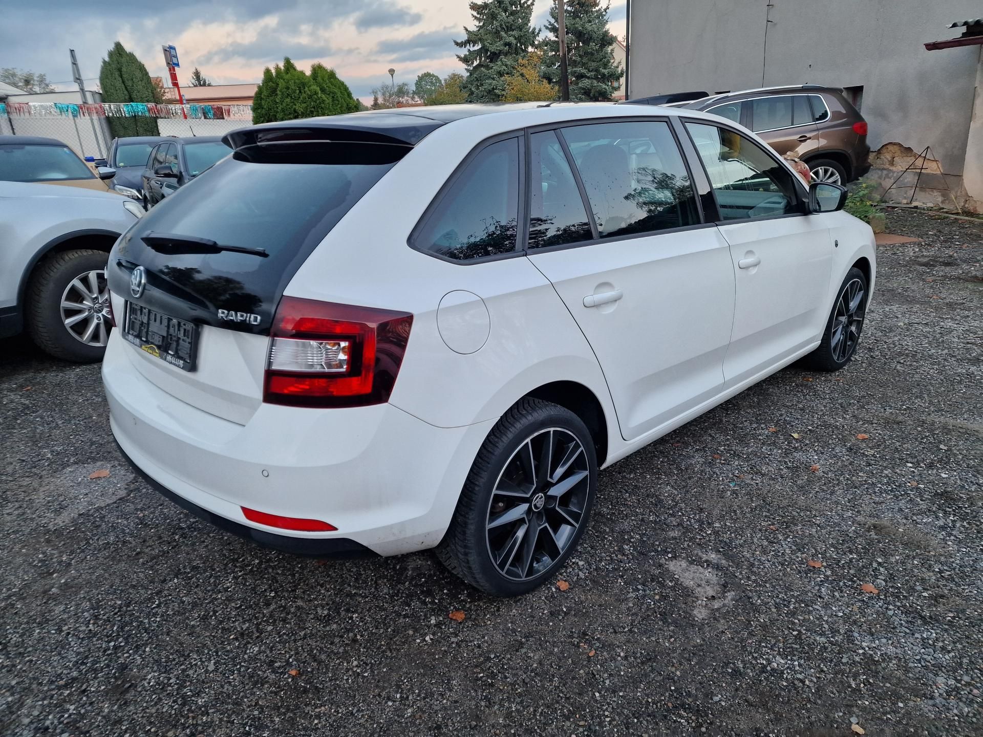 Škoda Rapid, 1,2TSI 77KW STYLE+ PANORAMA - fotka 4