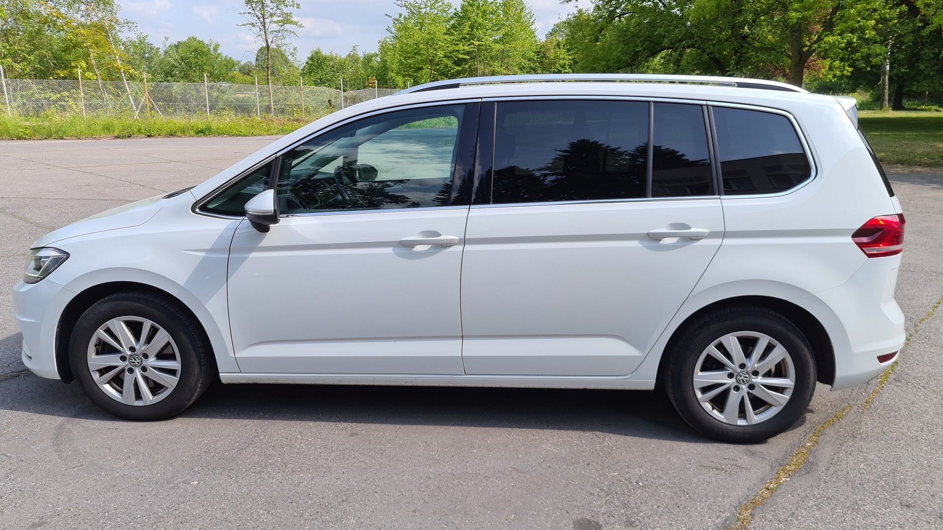 Volkswagen Touran, 2.0 TDI HighLine EU6+ - fotka 4