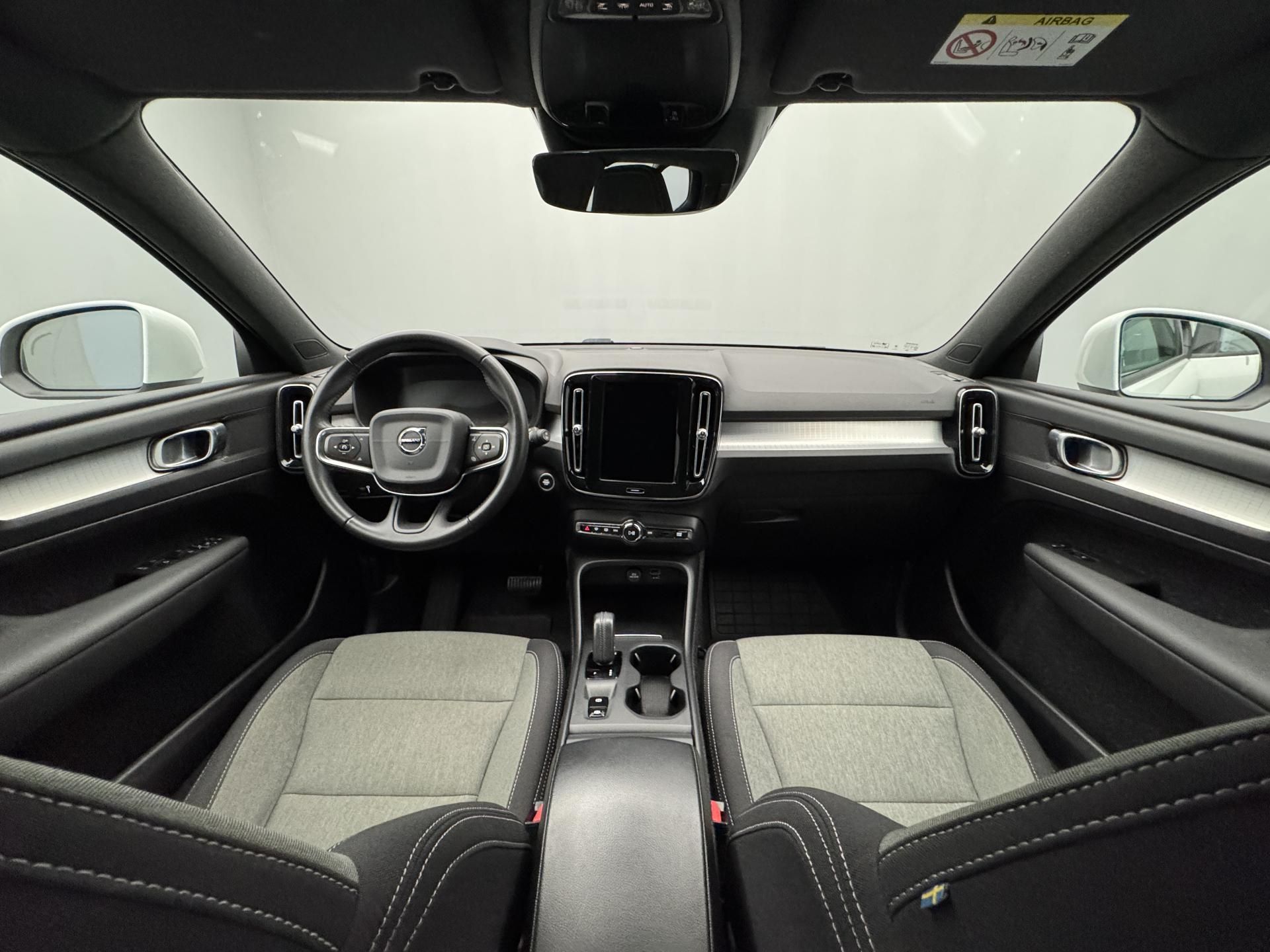Volvo XC40, D3 MOMENTUM AUT - fotka 2