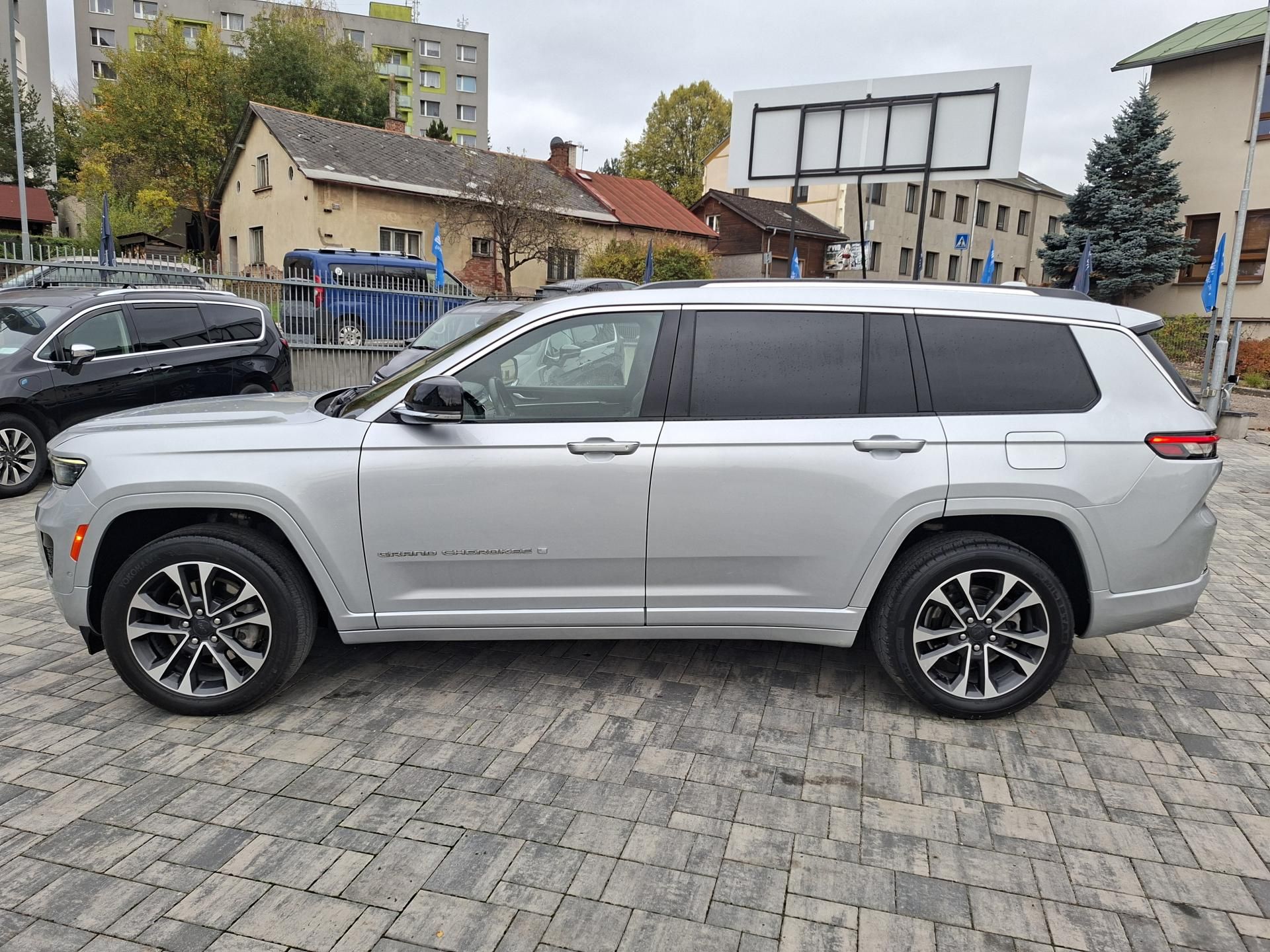 Jeep Grand Cherokee, 3,6LV6 4X4 LONG OVERLAND 6míst - fotka 4