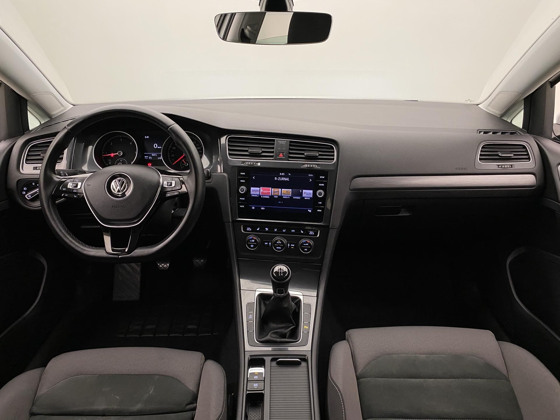 Volkswagen Golf, 1.6TDI 85kW CZ - fotka 2