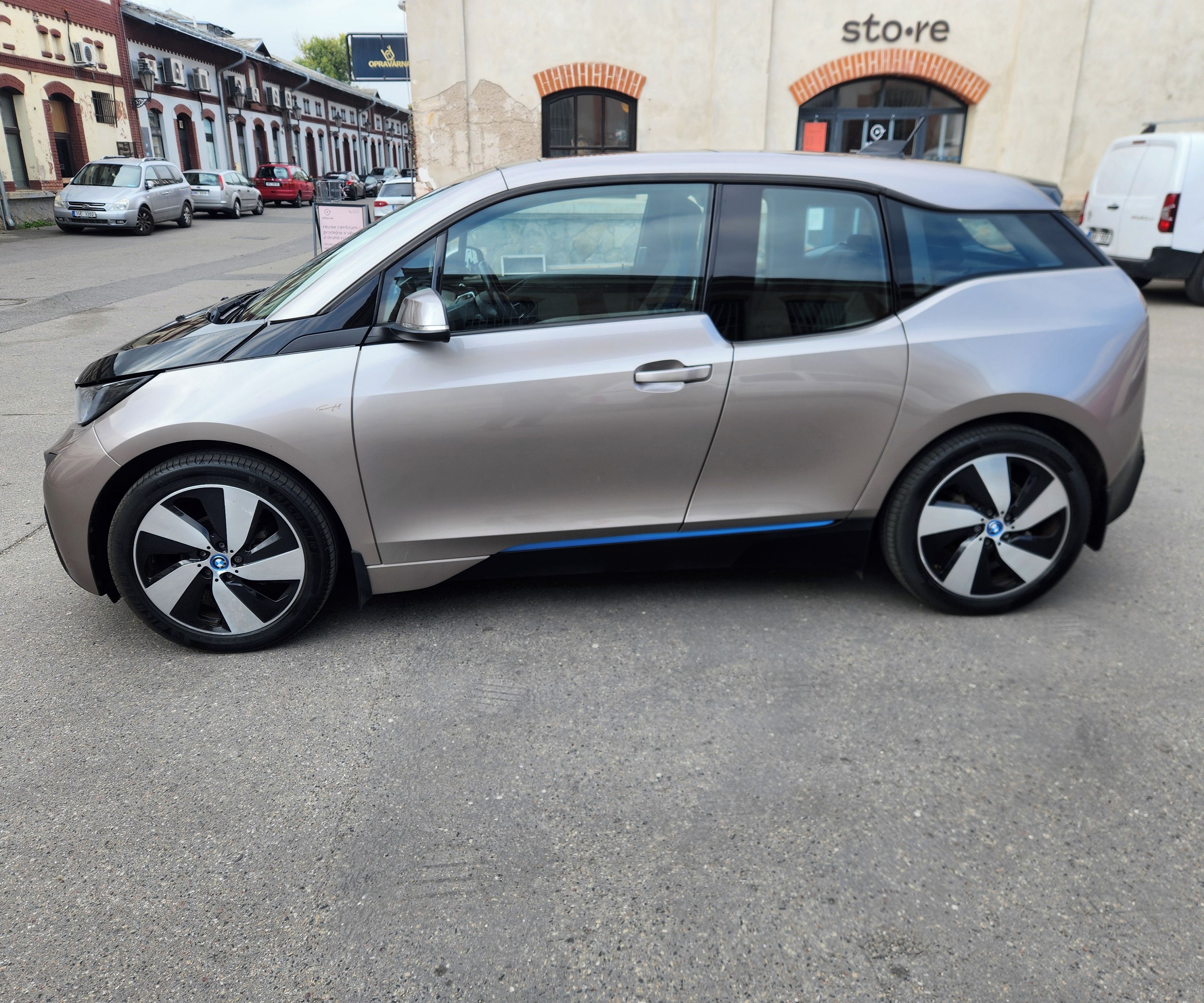 BMW i3, I3*REX*HYBRID*LED*VELKÁ*NAVI - fotka 2