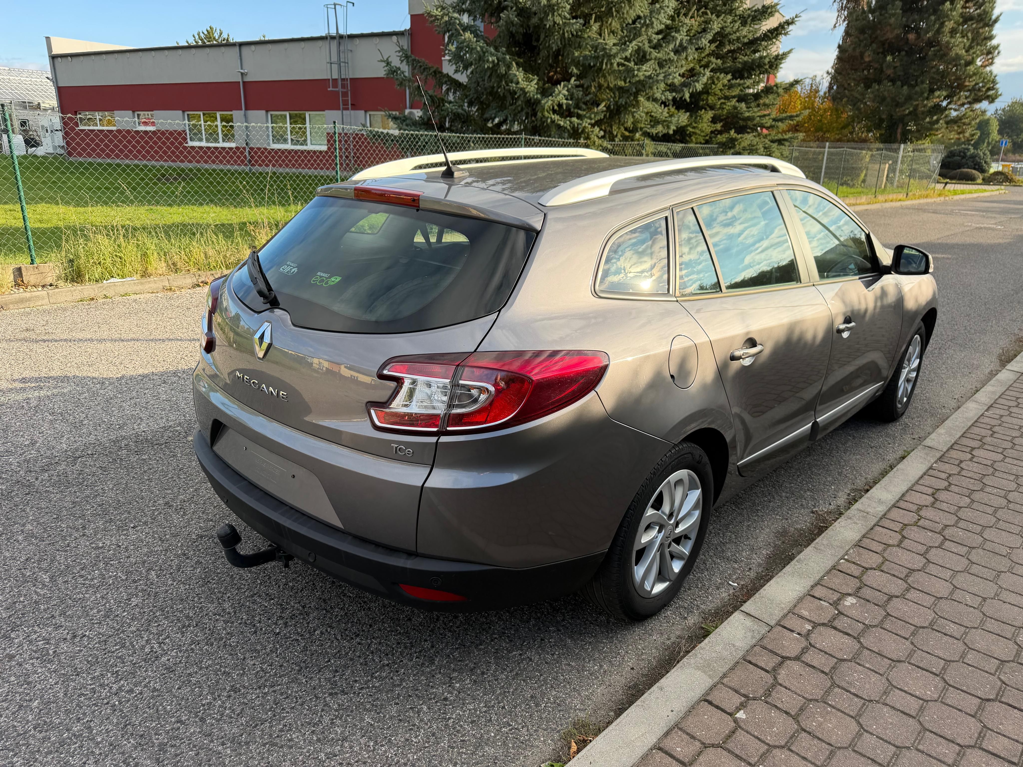 Renault Mégane, 1,2 TCe/ 85kw  Nová STK Tažné - fotka 4