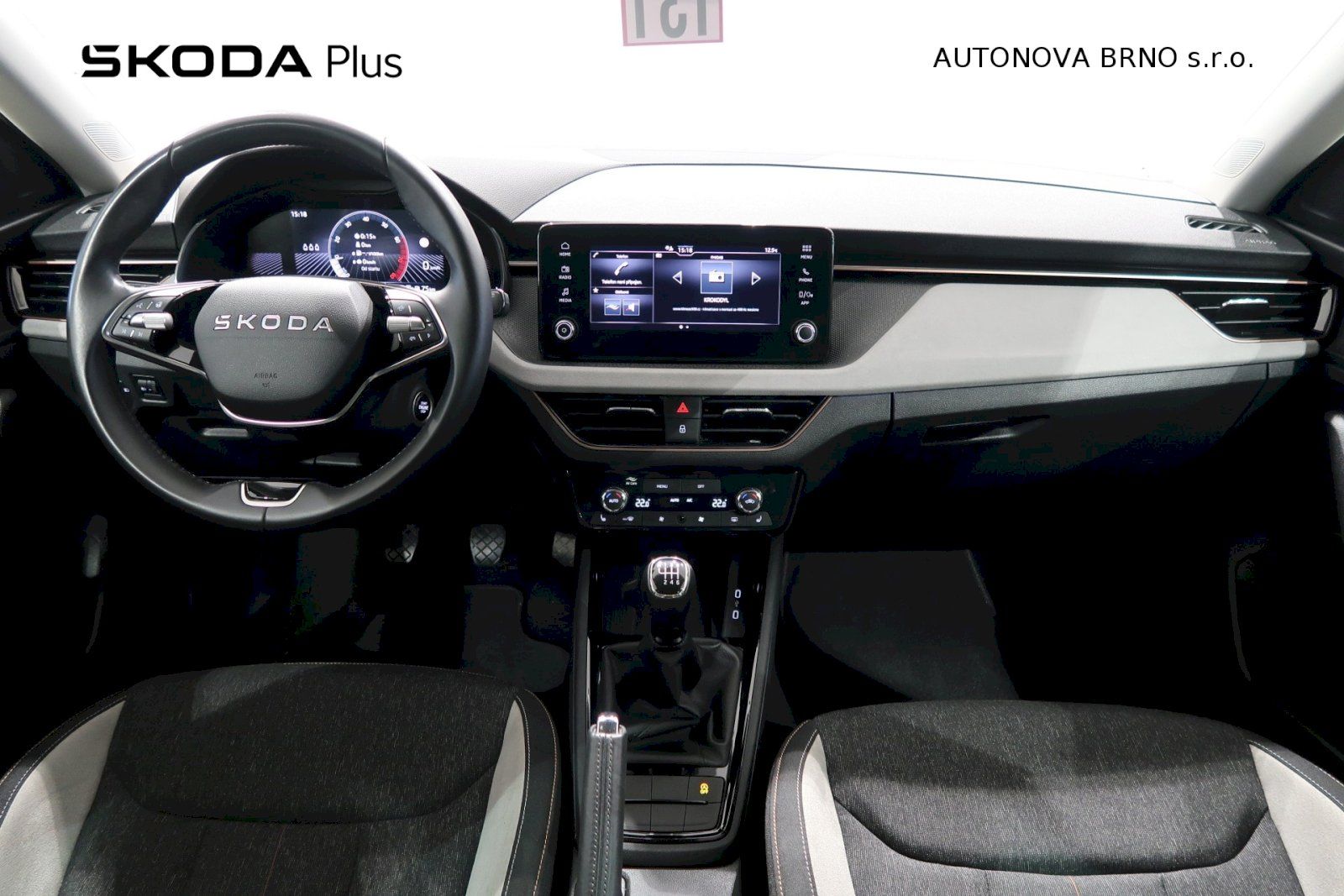 Škoda Scala, 1.0 TSi 85kW Top Selection - fotka 5