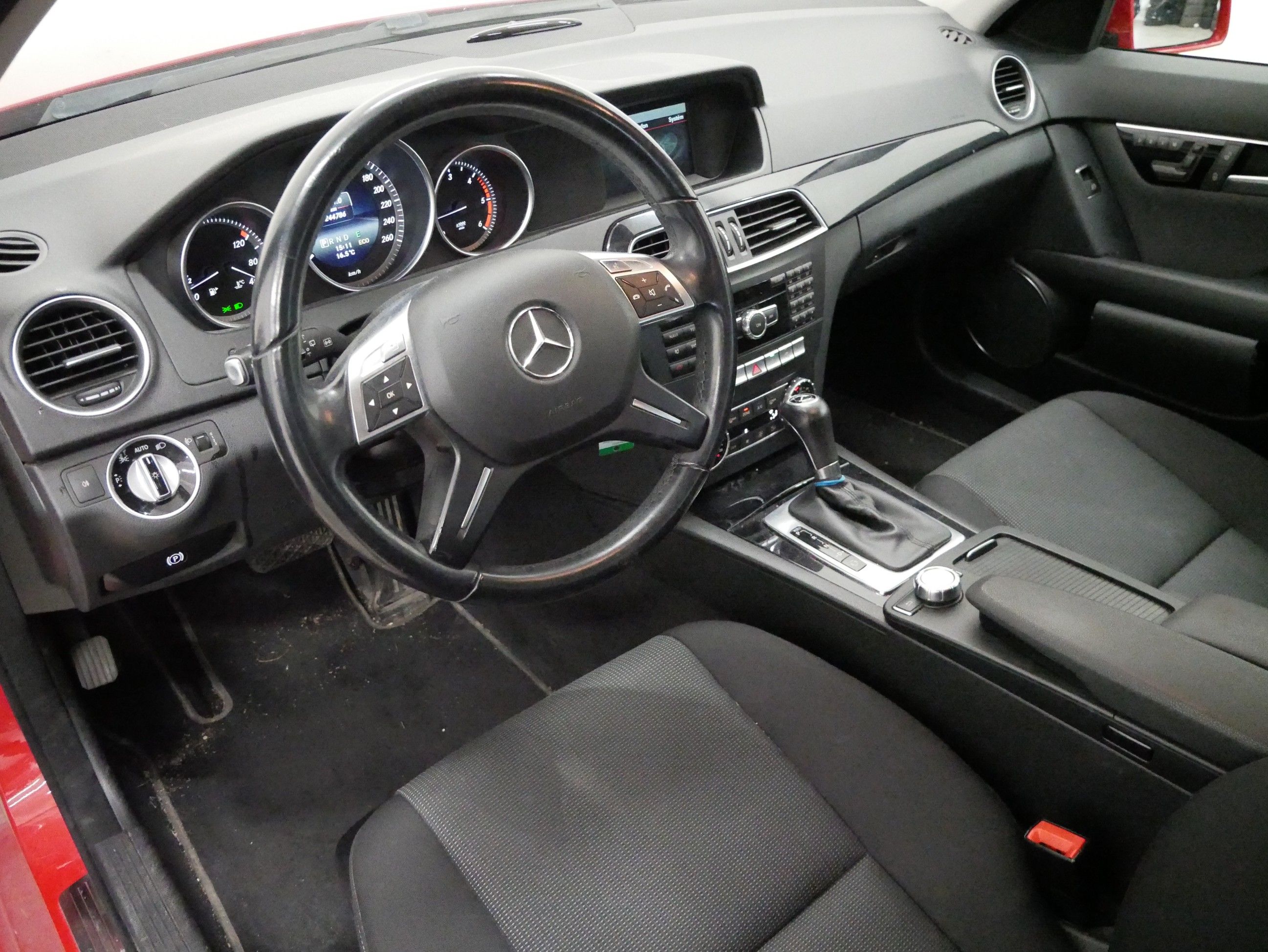 Mercedes-Benz Třídy C, 2,2 CDi 100kW - fotka 5