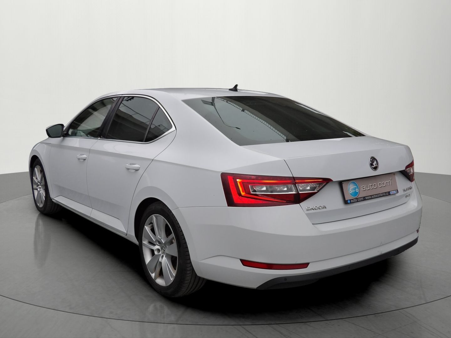 Škoda Superb, 2.0TDI DSG 4x4 Style ČR DPH - fotka 3