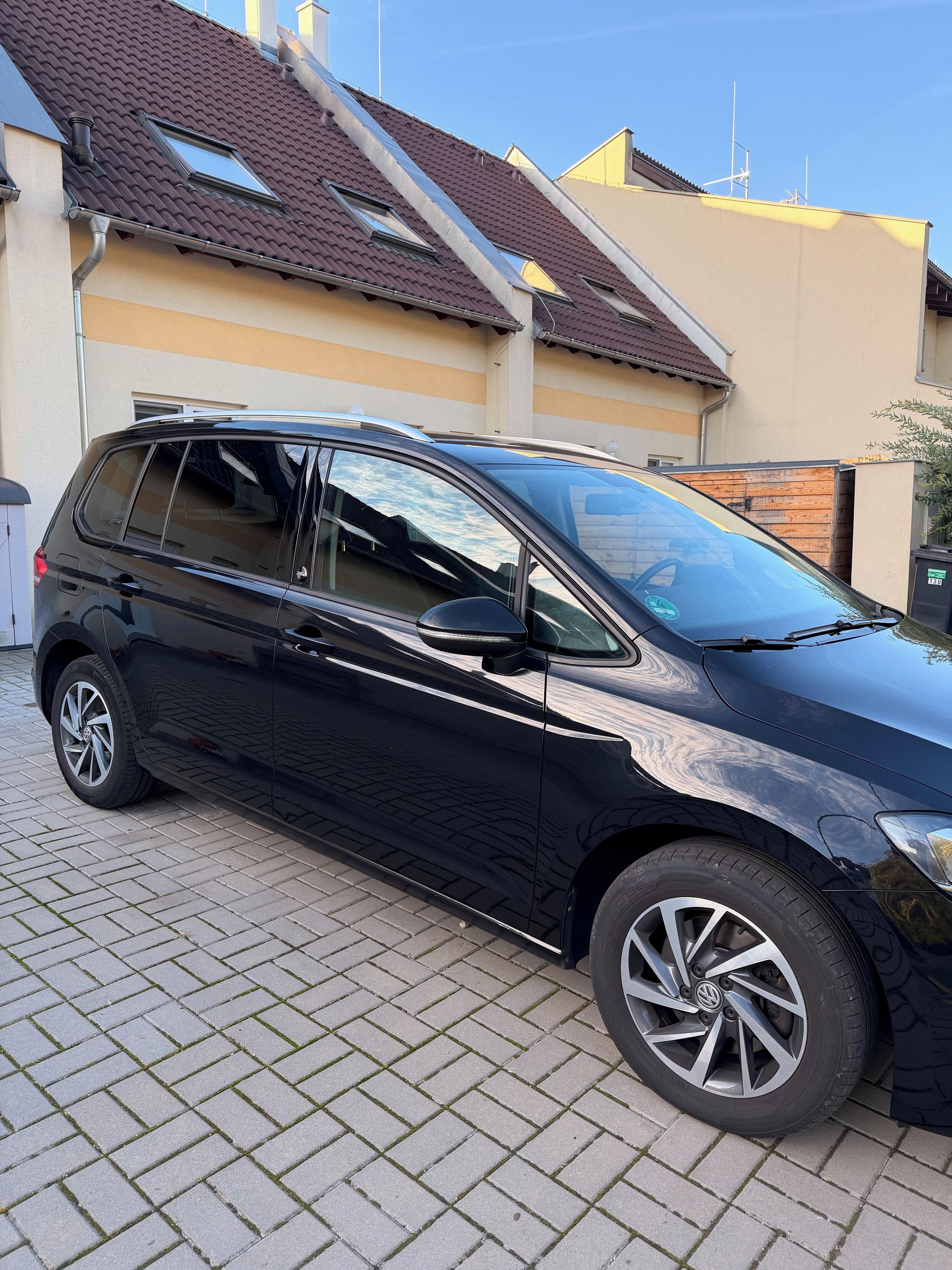 Volkswagen Touran, 1.2TSI 81kW -1.maj- servis VW - fotka 3