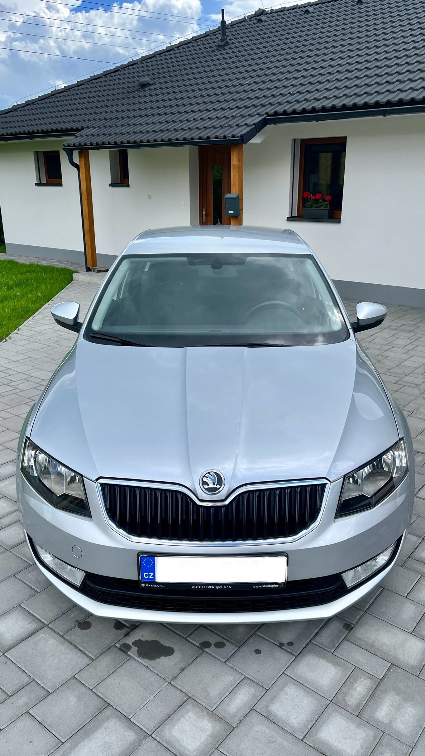 Škoda Octavia, 1.6 TDI, Elegance - fotka 2