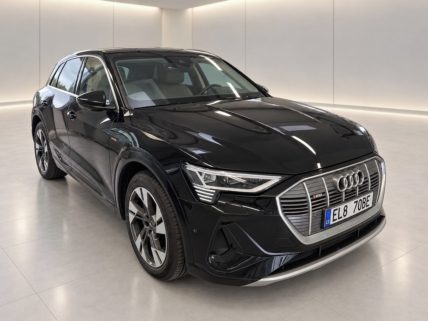 Audi e-tron, 55 S-Line Masáže Nový motor - fotka 4