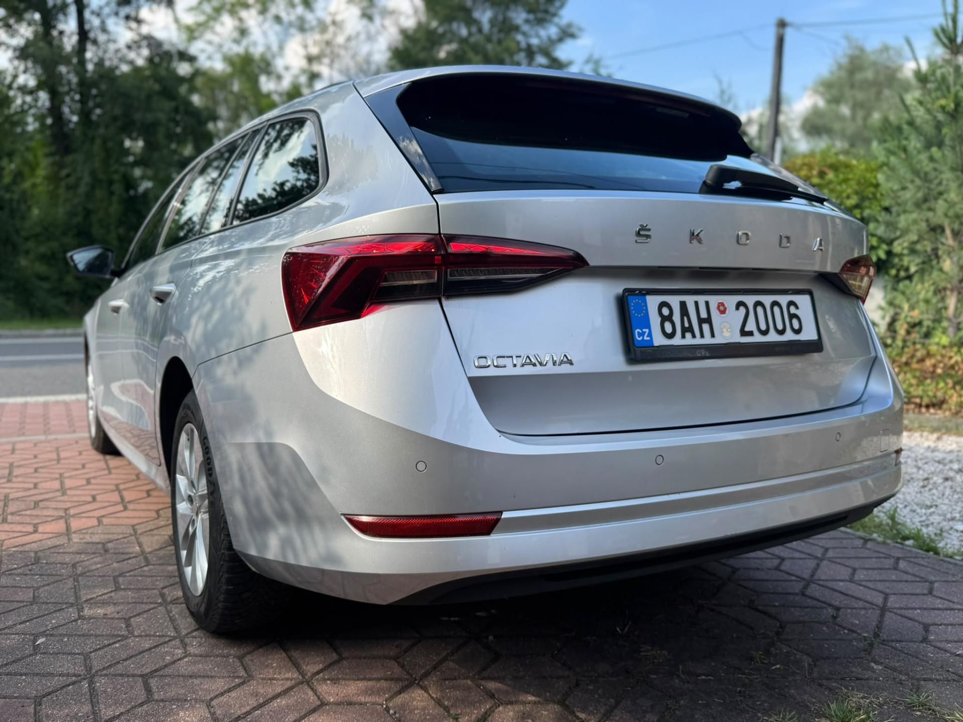 Škoda Octavia, 2.0TDi 1.MAJ. ČR DPH SERVISKA - fotka 4