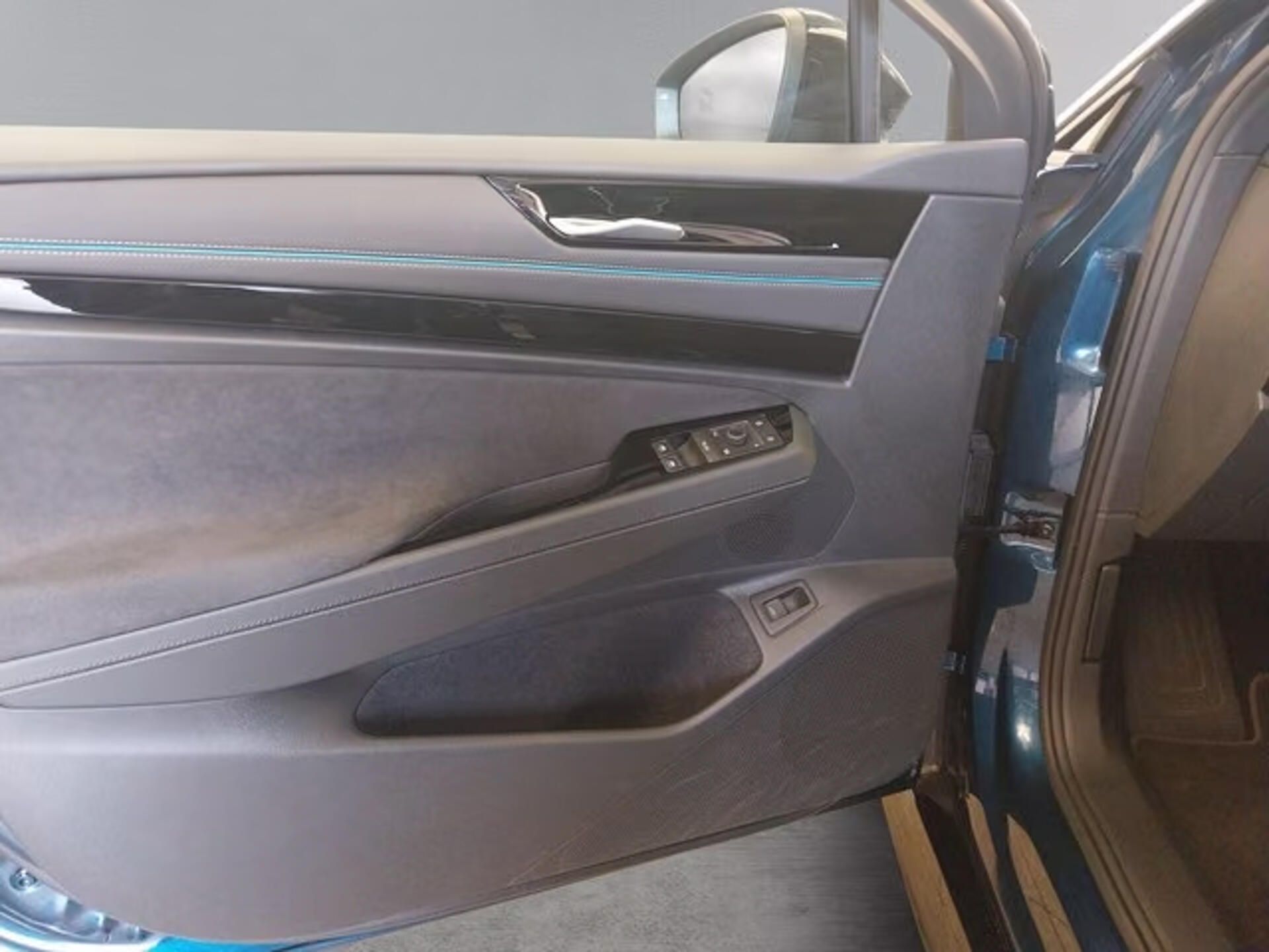 Volkswagen ID.7, Pro HuD 360 IQ-Light Masáž Taž - fotka 6