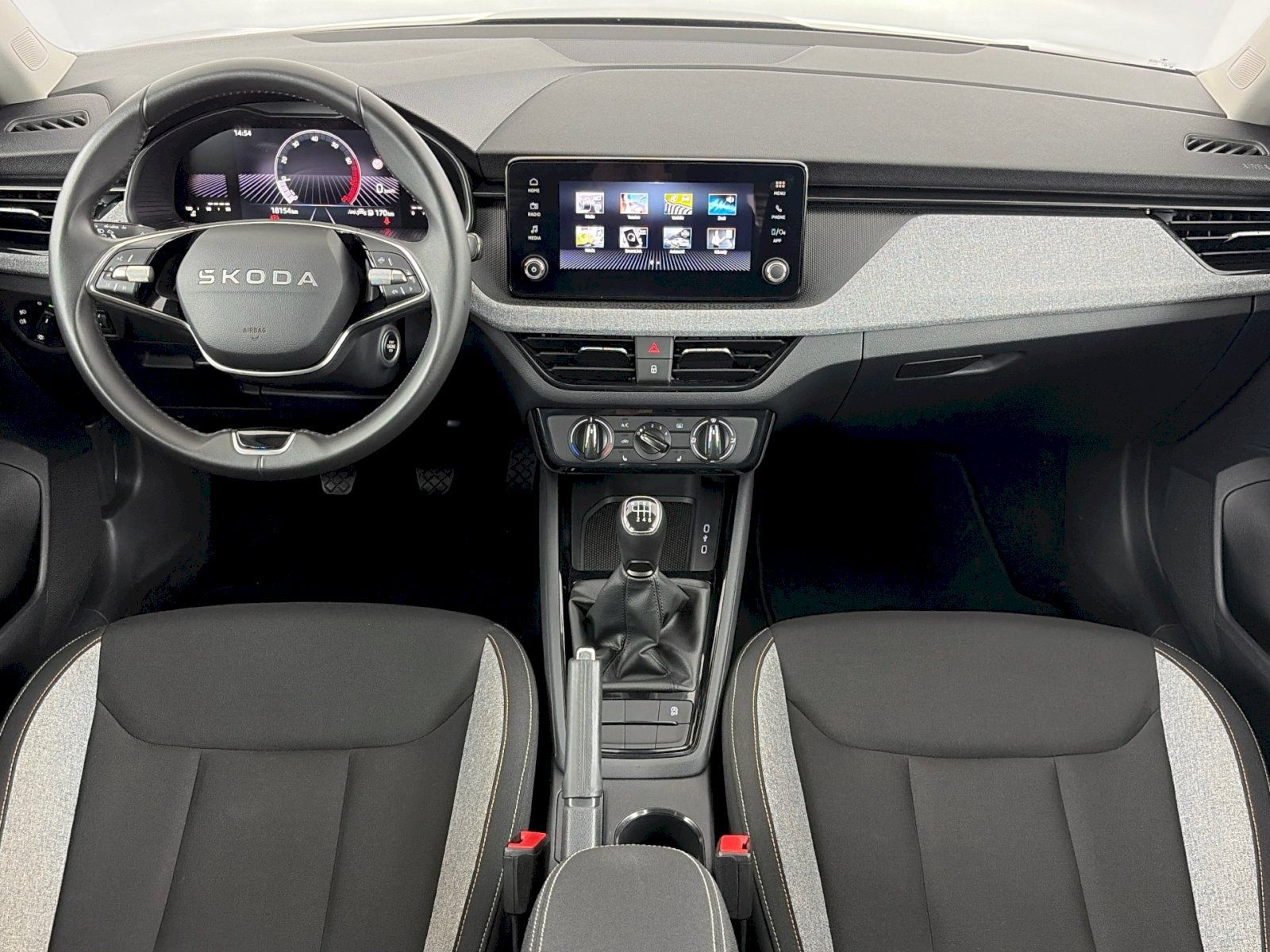 Škoda Scala, 1.0TSI 85kW Selection - fotka 5