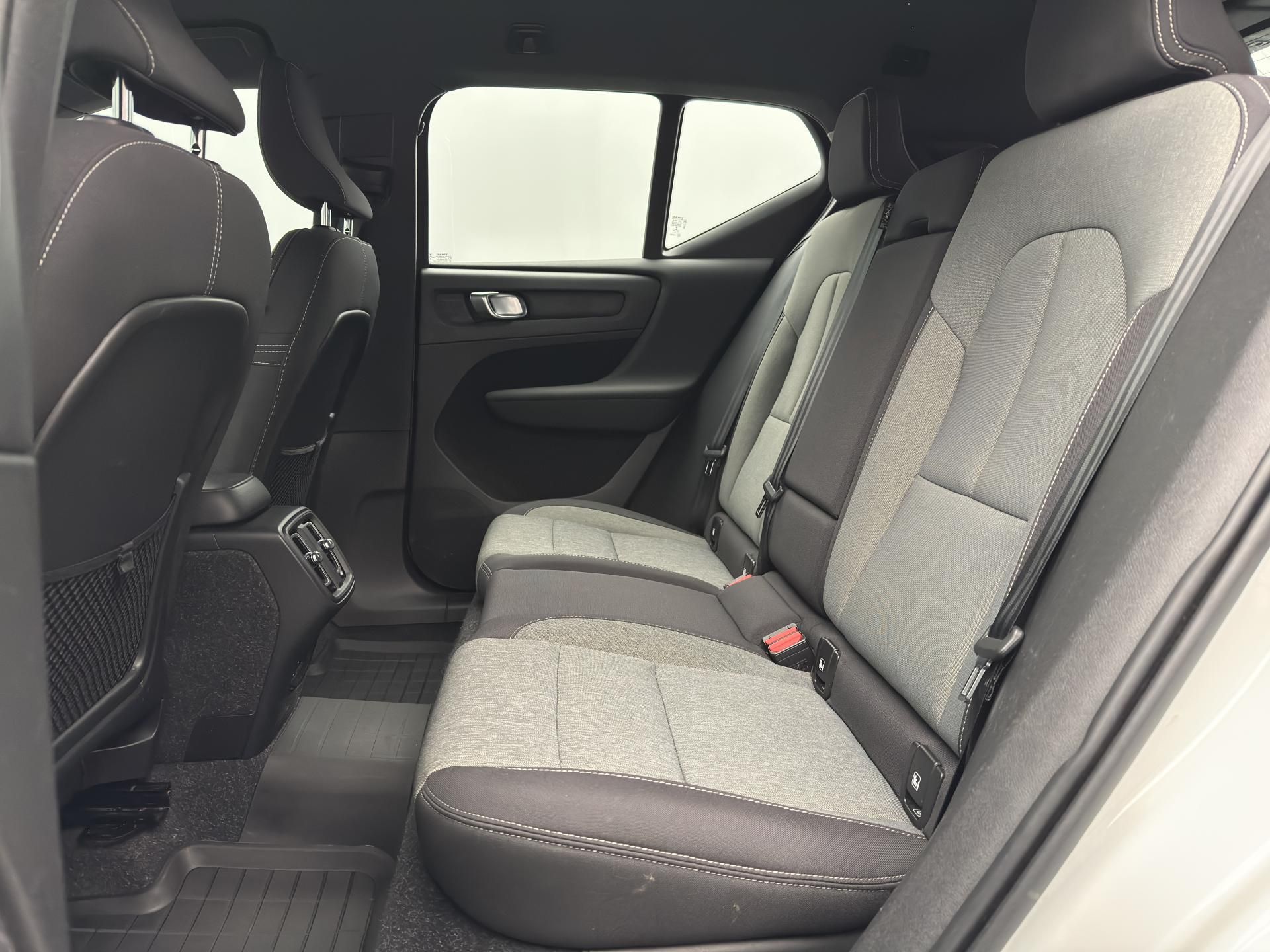 Volvo XC40, D3 MOMENTUM AUT - fotka 6