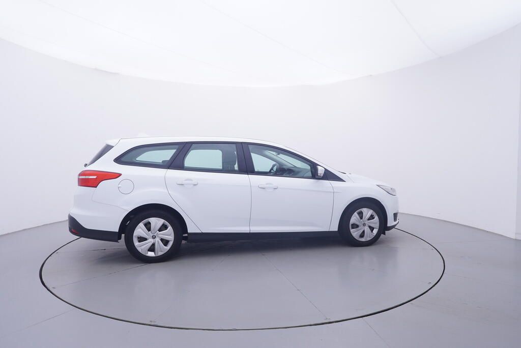 Ford Focus, 1.6 16V 77 kW - fotka 6