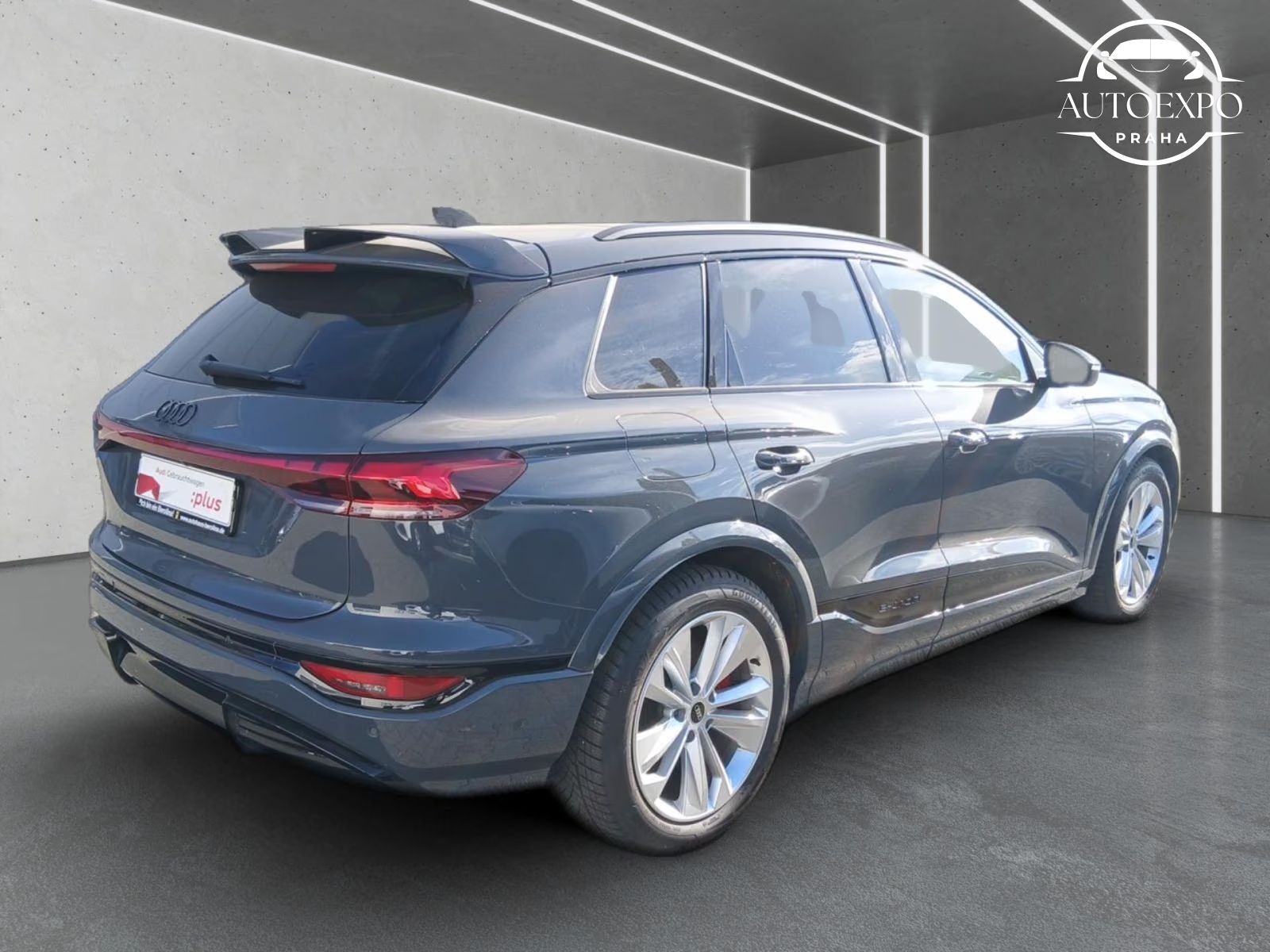 Audi e-tron, SQ6*edition one grey * - fotka 2