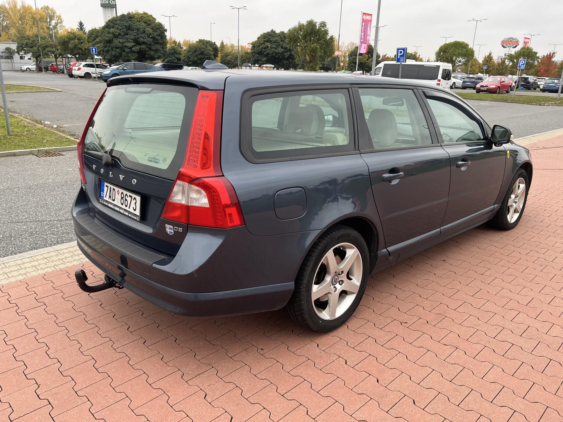 Volvo V70, 2.4 D5 136 kW Automat - fotka 5