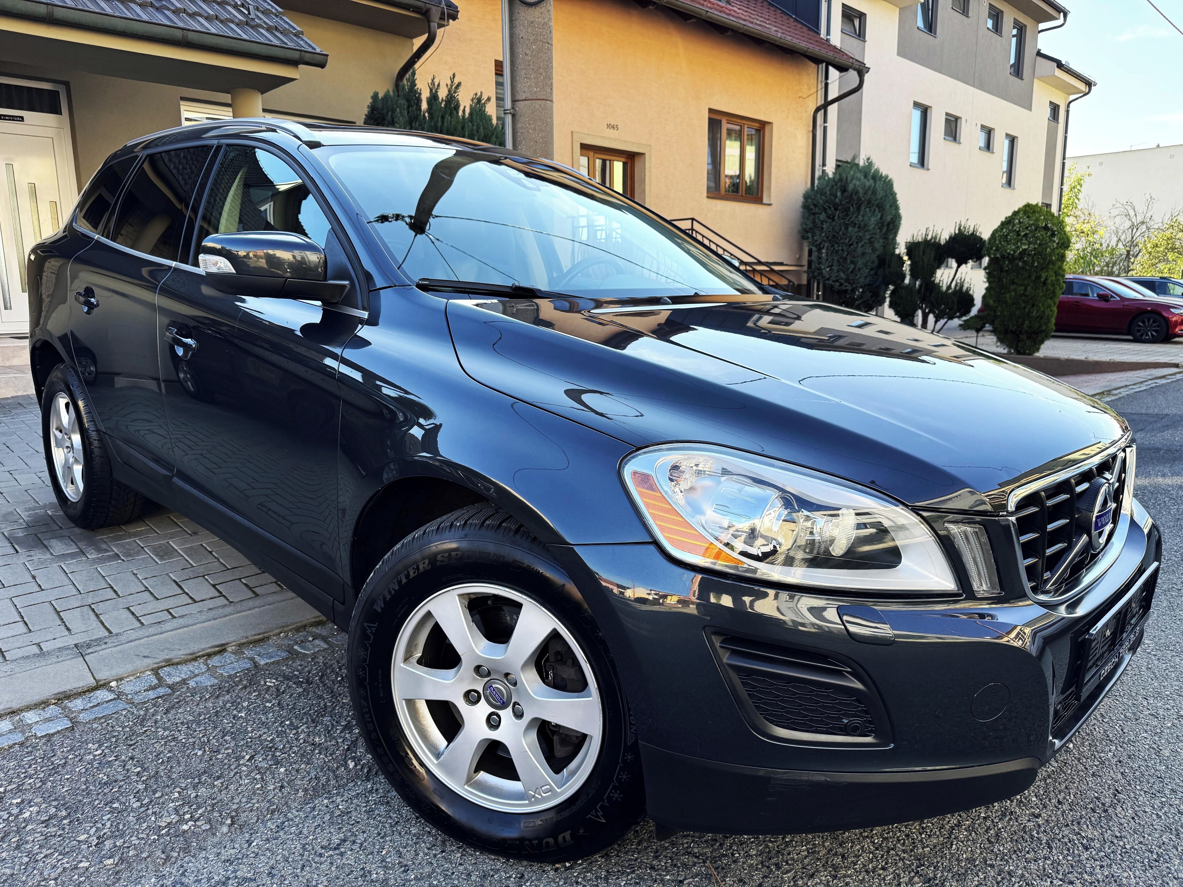 Volvo XC60, 2.4D4 4x4, KŮŽE, KAMERA, TAŽNÉ