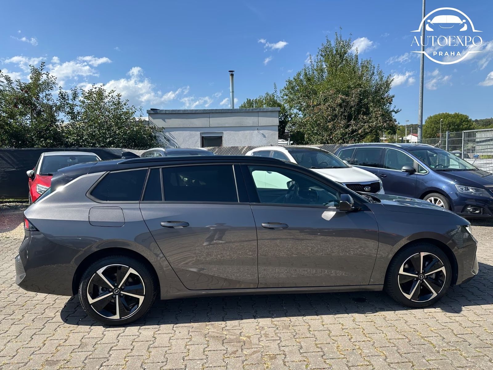 Opel Astra, L Sports Tourer GS - fotka 5