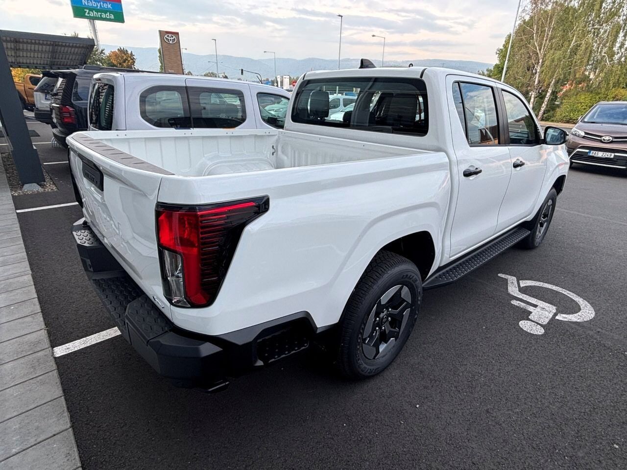 Toyota Hilux, Live BEV 4x4 - fotka 6