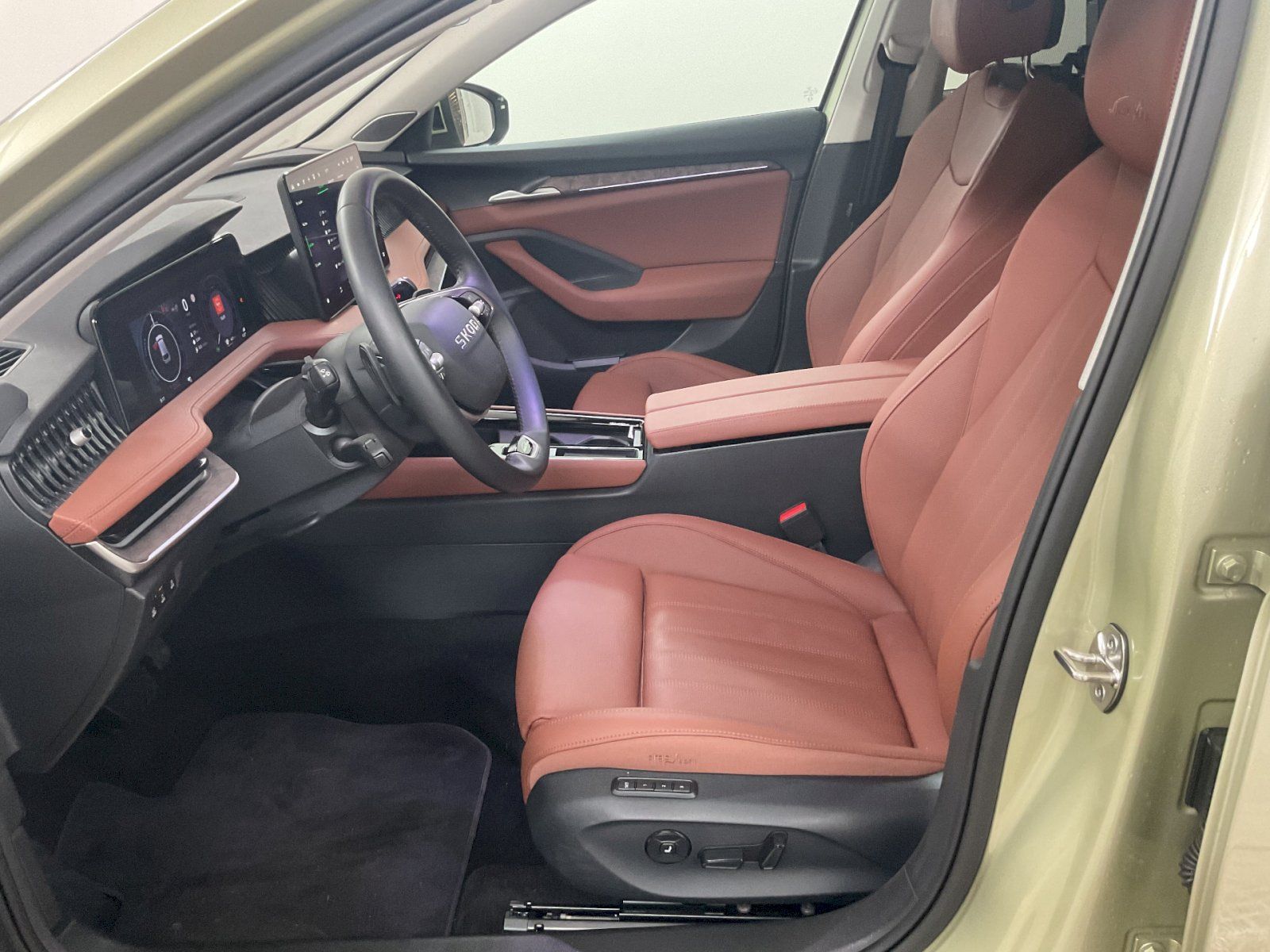 Škoda Superb, Laurin & Klement 1.5 TSI iV / - fotka 6
