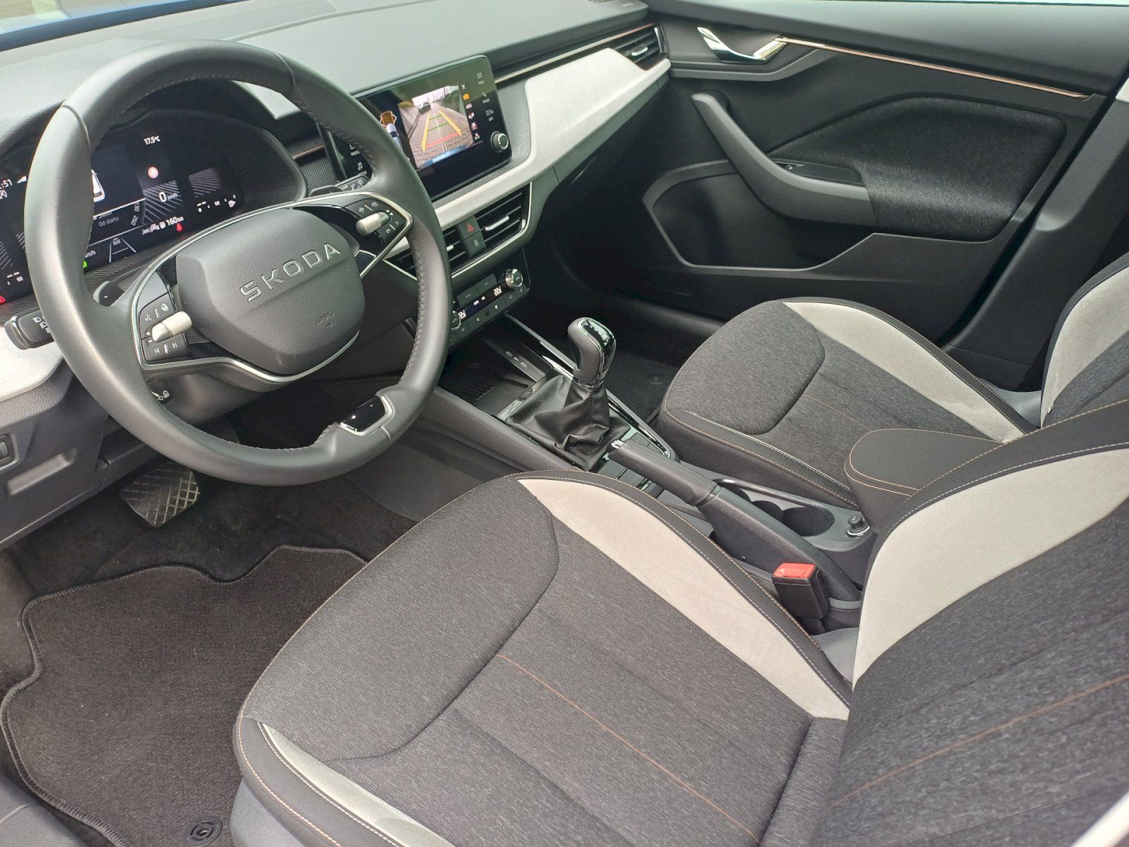 Škoda Kamiq, Top Selection DSG TSI 85/1.0 A - fotka 6