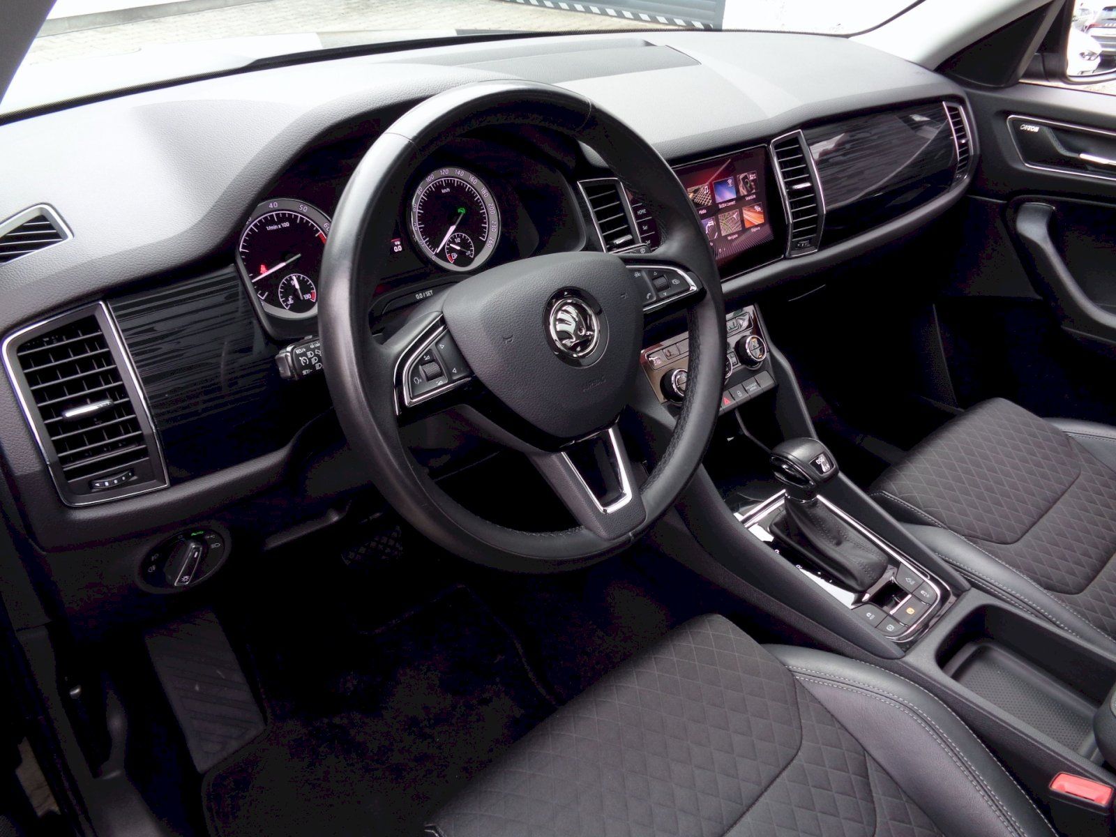 Škoda Kodiaq, 4x4 2.0 TSI 132 kW DSG Style C - fotka 5