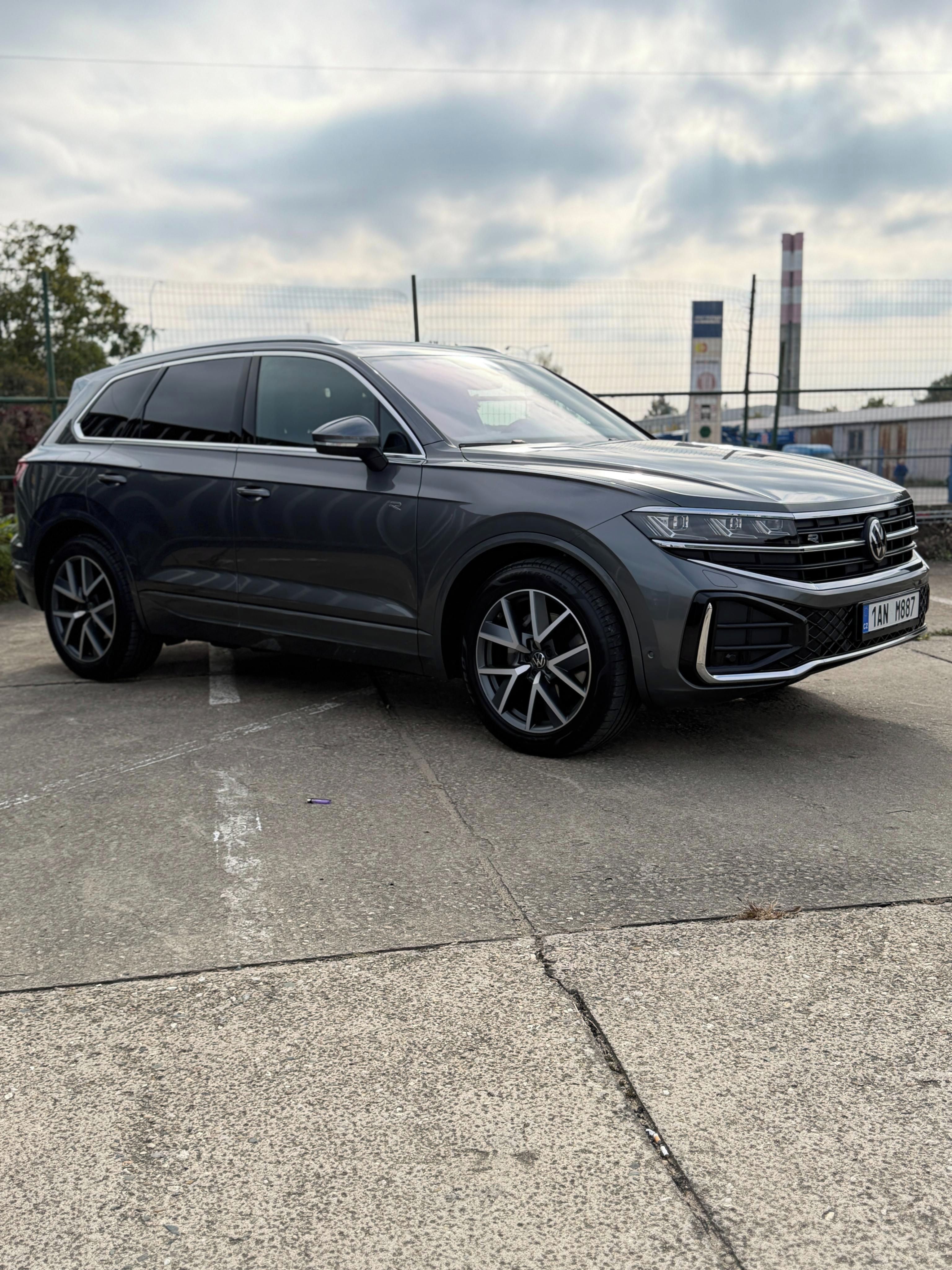 Volkswagen Touareg, R-LineV6 3,0TDI  4MOT - fotka 3