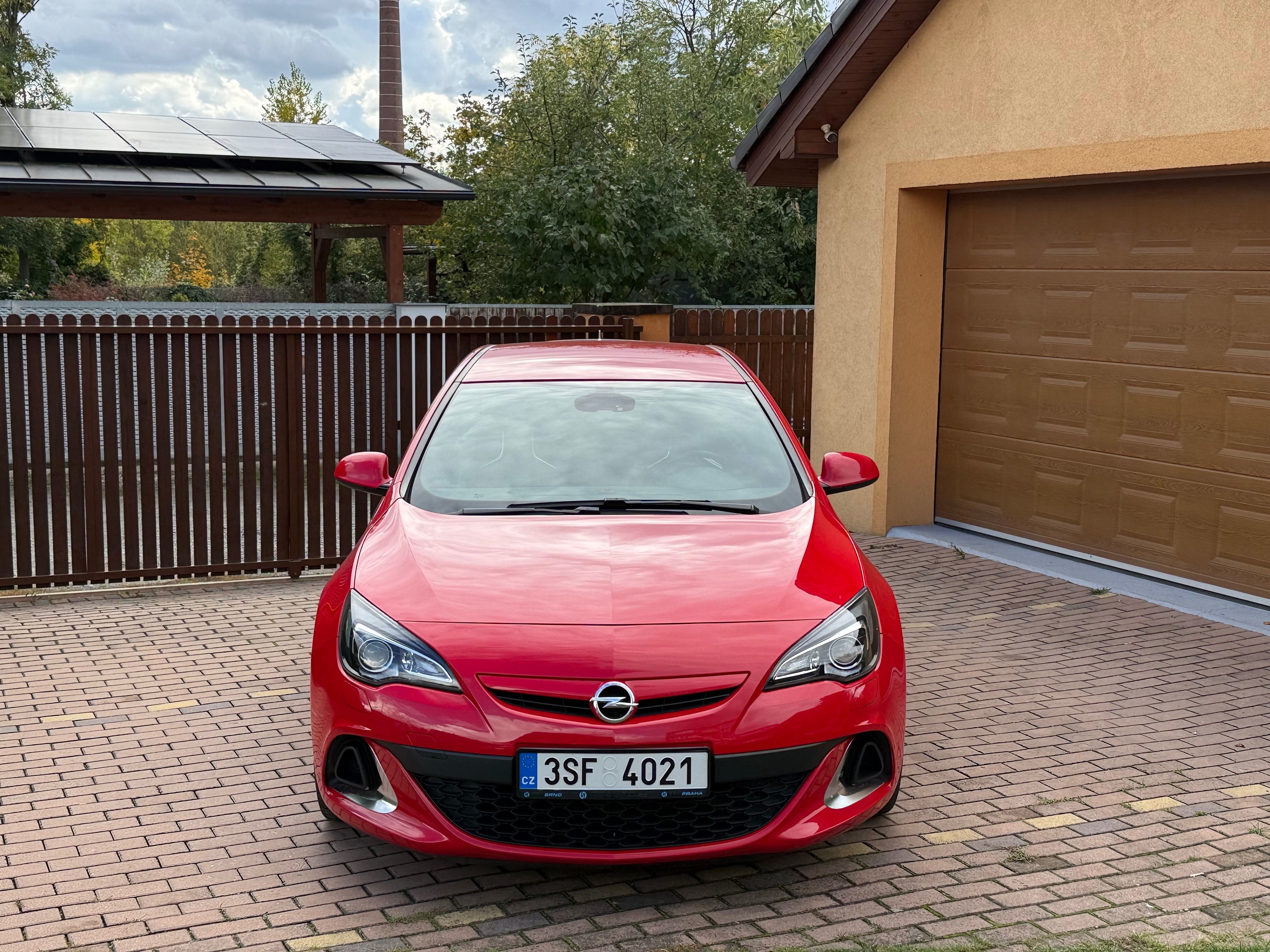 Opel Astra, GTC OPC 206kW původ ČR