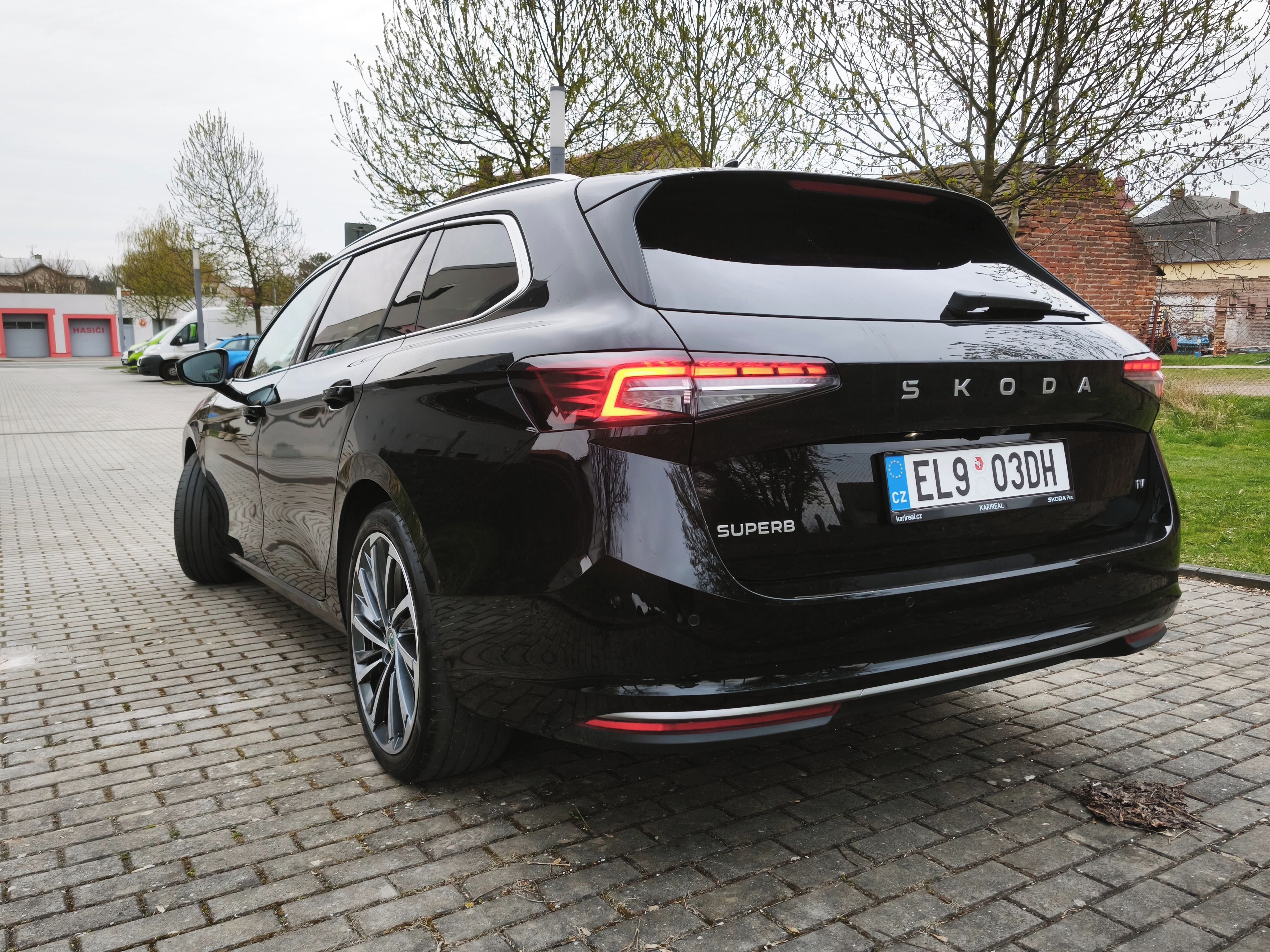 Škoda Superb, L&K 2025 závěs DPH 40tis km - fotka 2
