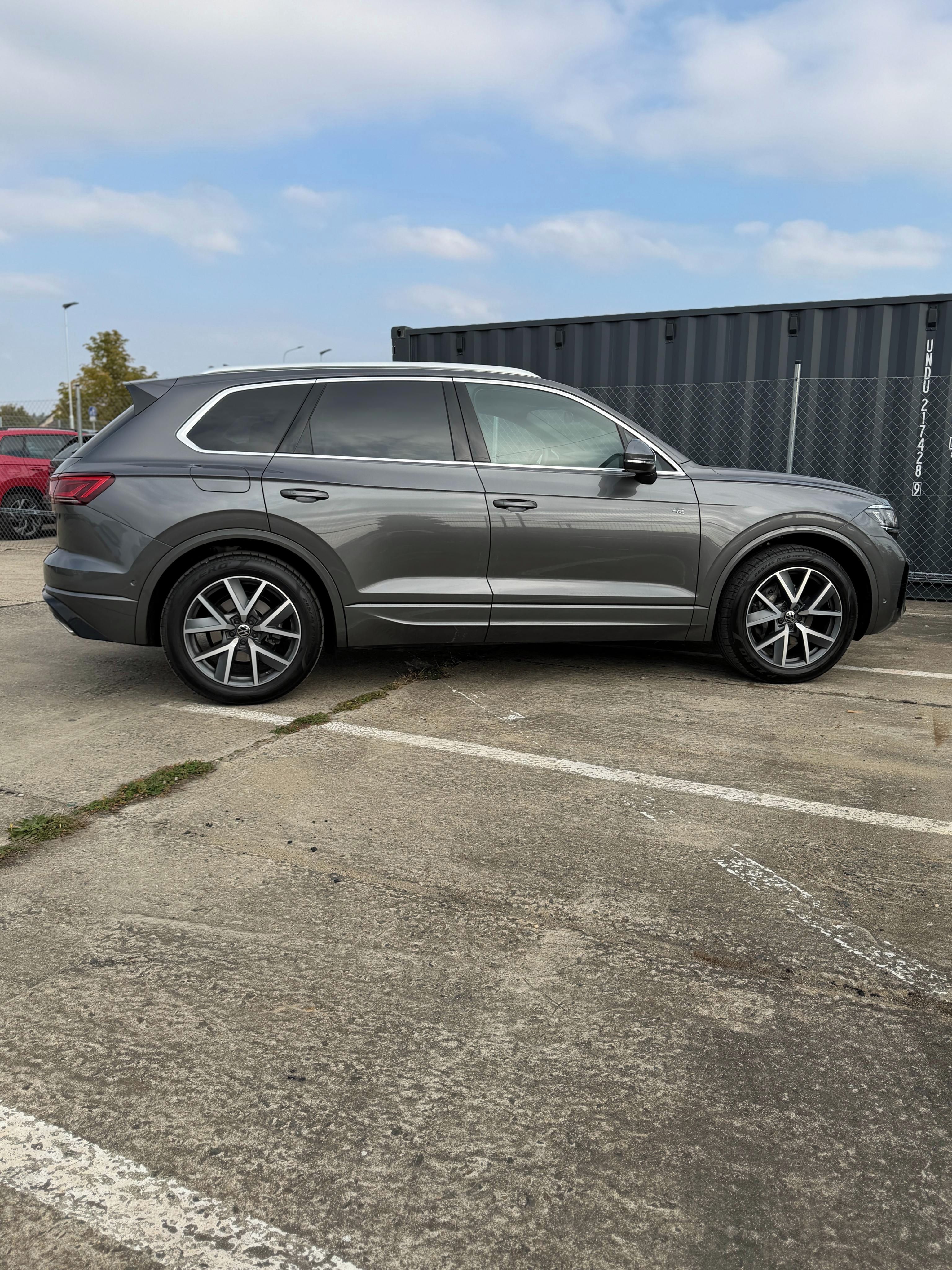 Volkswagen Touareg, R-LineV6 3,0TDI  4MOT - fotka 6