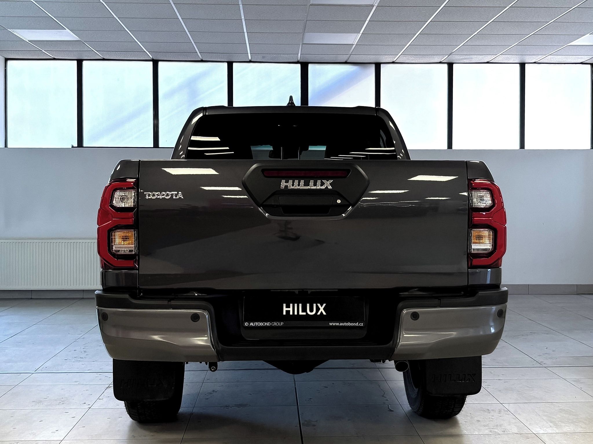 Toyota Hilux, Invincible, 2.8D, 4x4, tažné - fotka 5