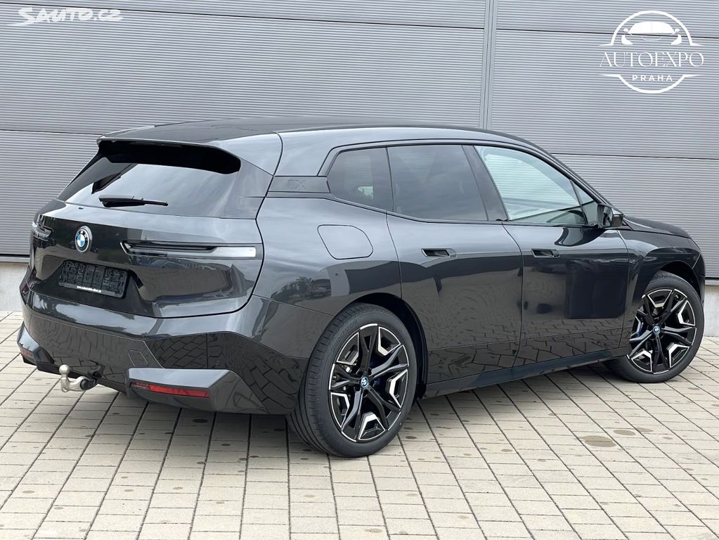 2023 BMW iX