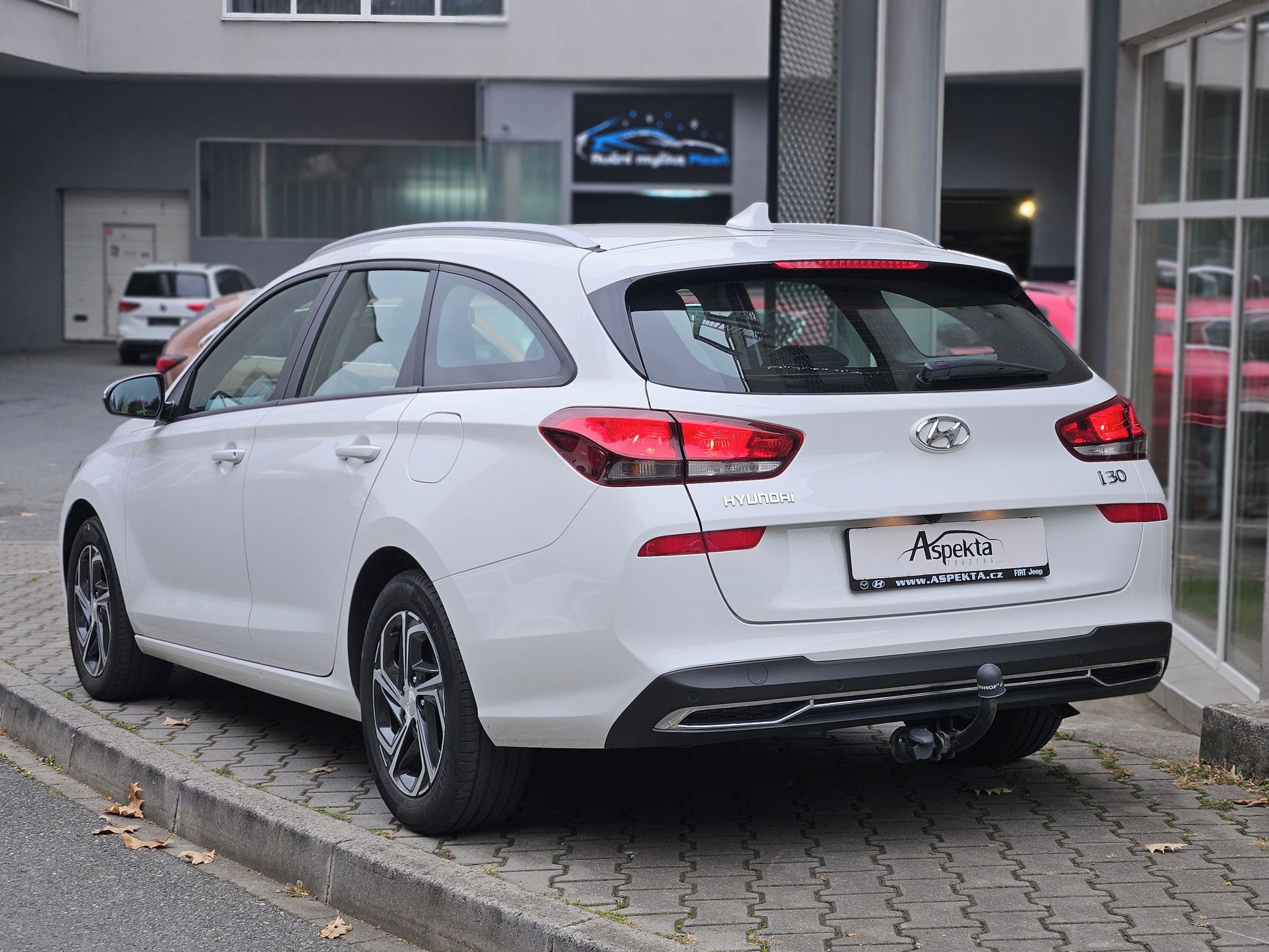 Hyundai i30, 1,5i, Comfort 16", 1.majitel - fotka 3