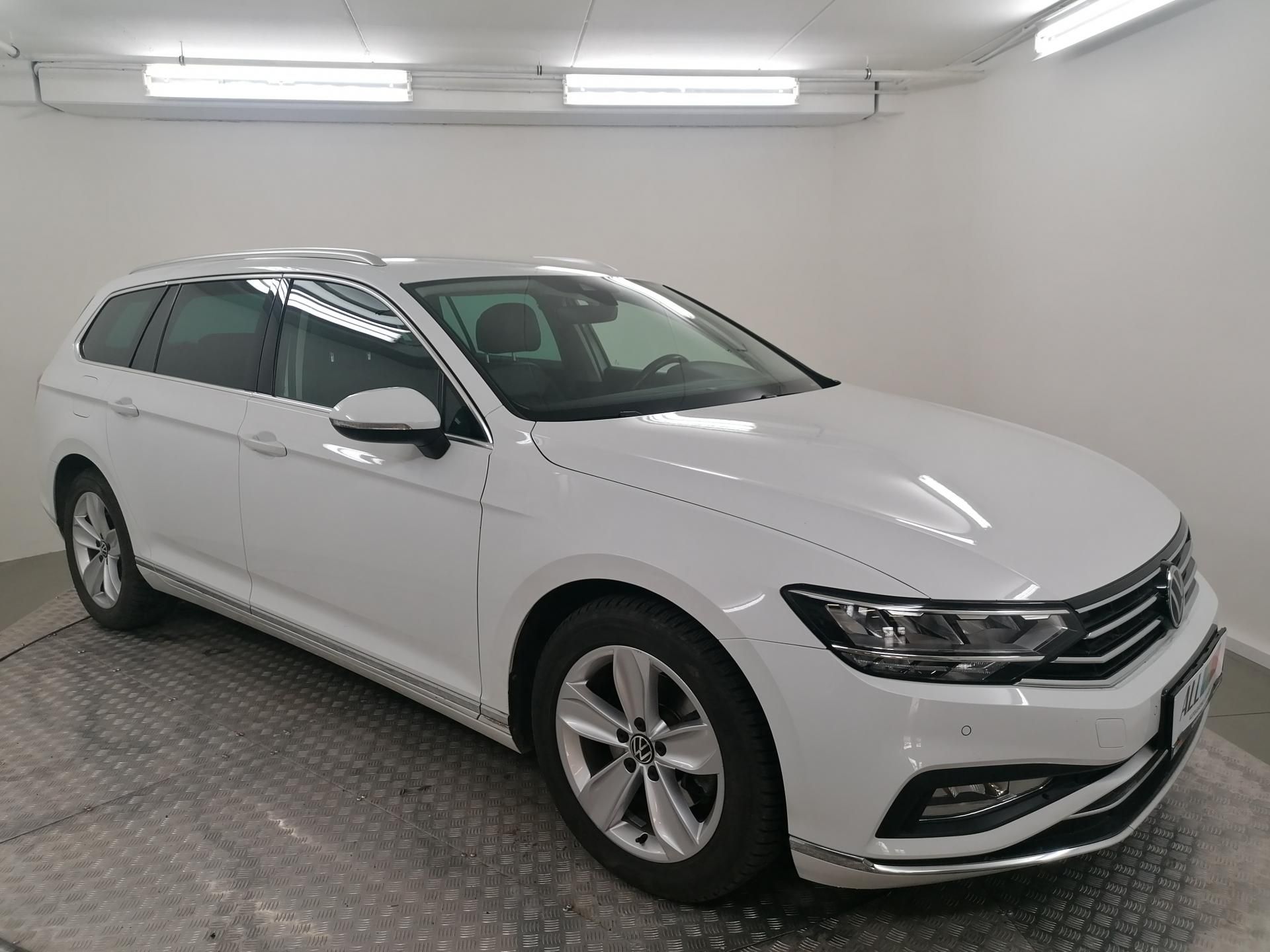 Volkswagen Passat, 2,0 TDI DSG ELEGANCE,1.MAJ.ČR - fotka 6