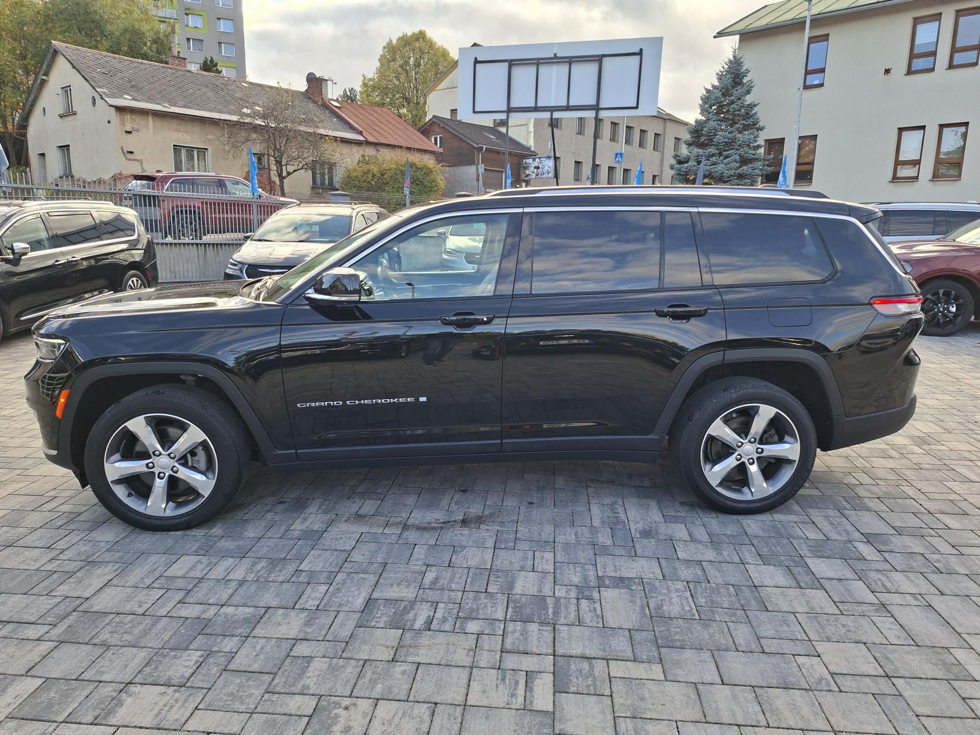 Jeep Grand Cherokee, 3,6L V6 4X4 LONG LIMITED 6míst - fotka 4