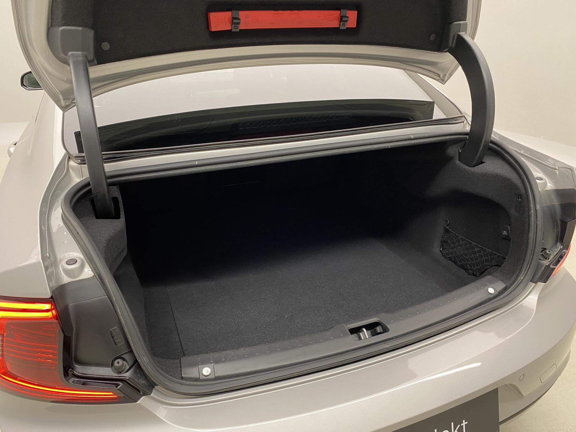 Volvo S90, B5 AWD BLACK ULTIMATE AUT CZ - fotka 6