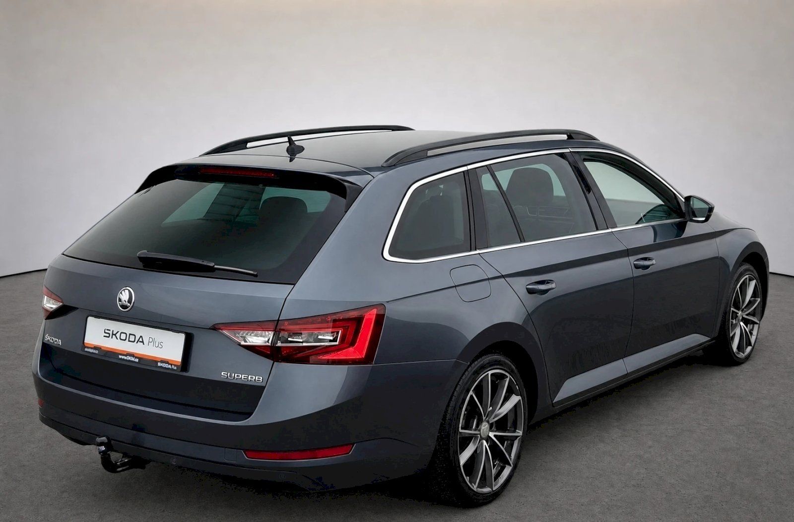 Škoda Superb, Combi Ambition Business  2,0 T - fotka 2