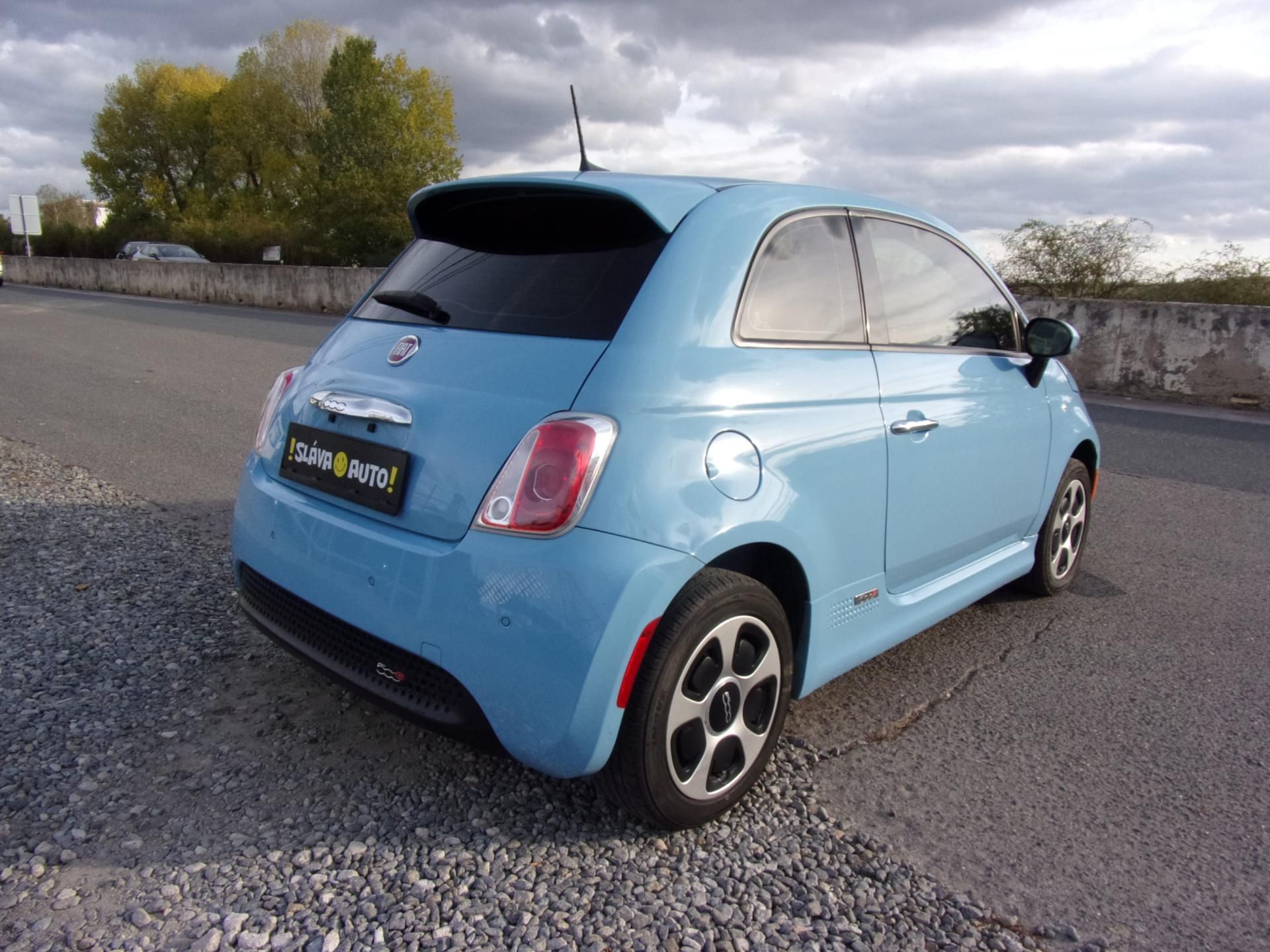 Fiat 500E, 24kWh ATRAKTIVNÍ BARVA+VÝBAVA - fotka 5