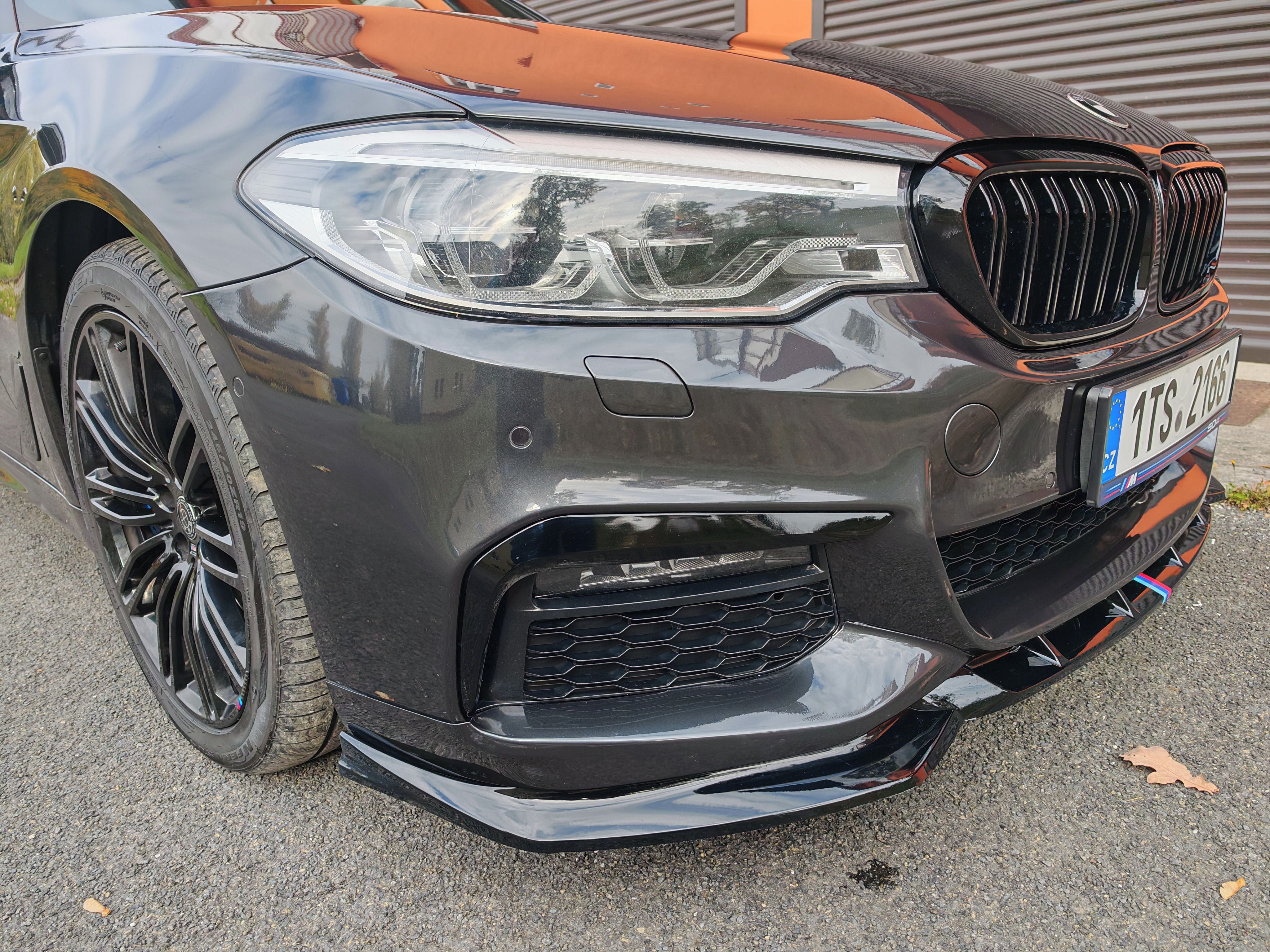 BMW Řada 5, 540d 295kW TOP stav X-drive - fotka 4