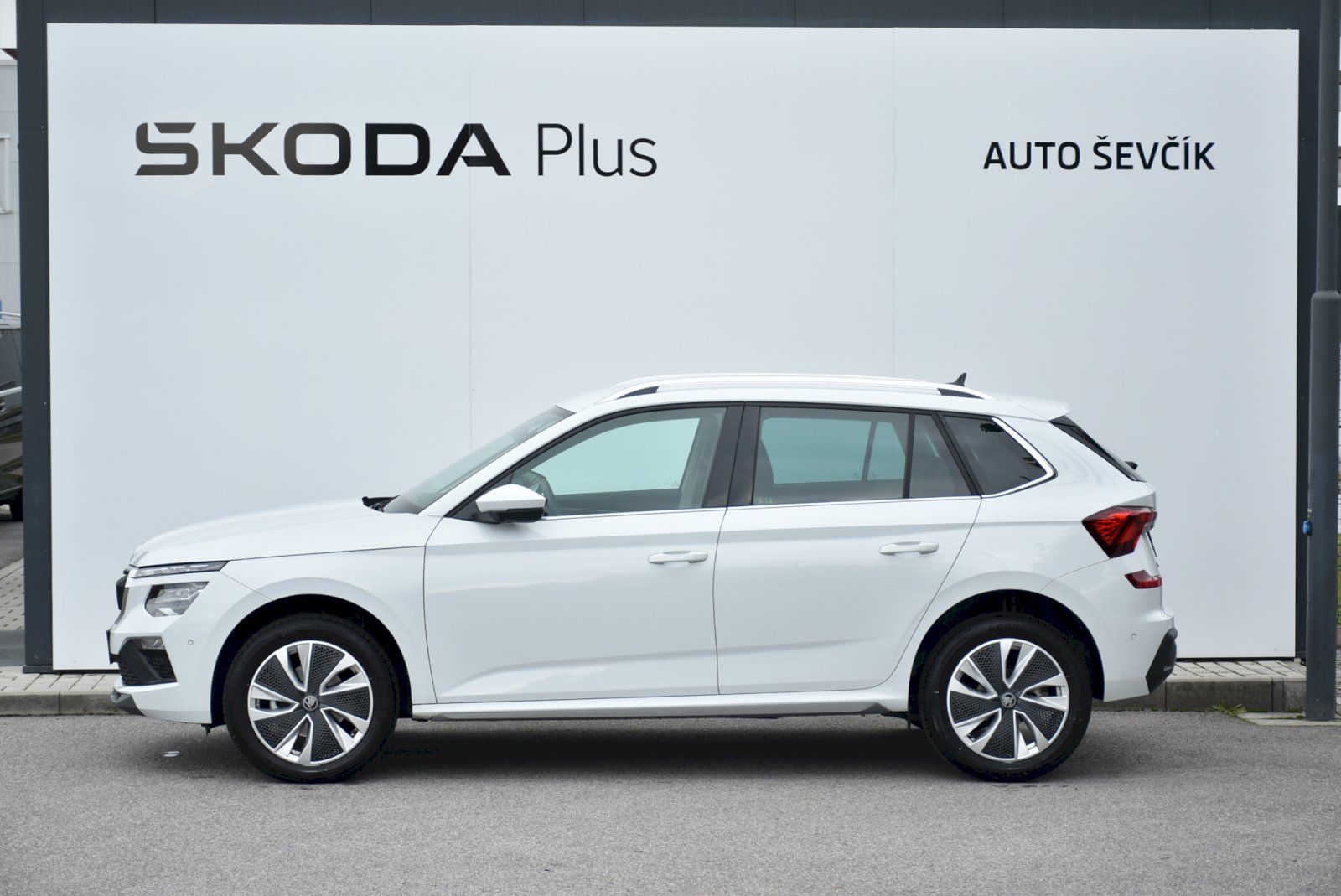 Škoda Kamiq, Top Selection 1.0 TSI 85kW DSG - fotka 3